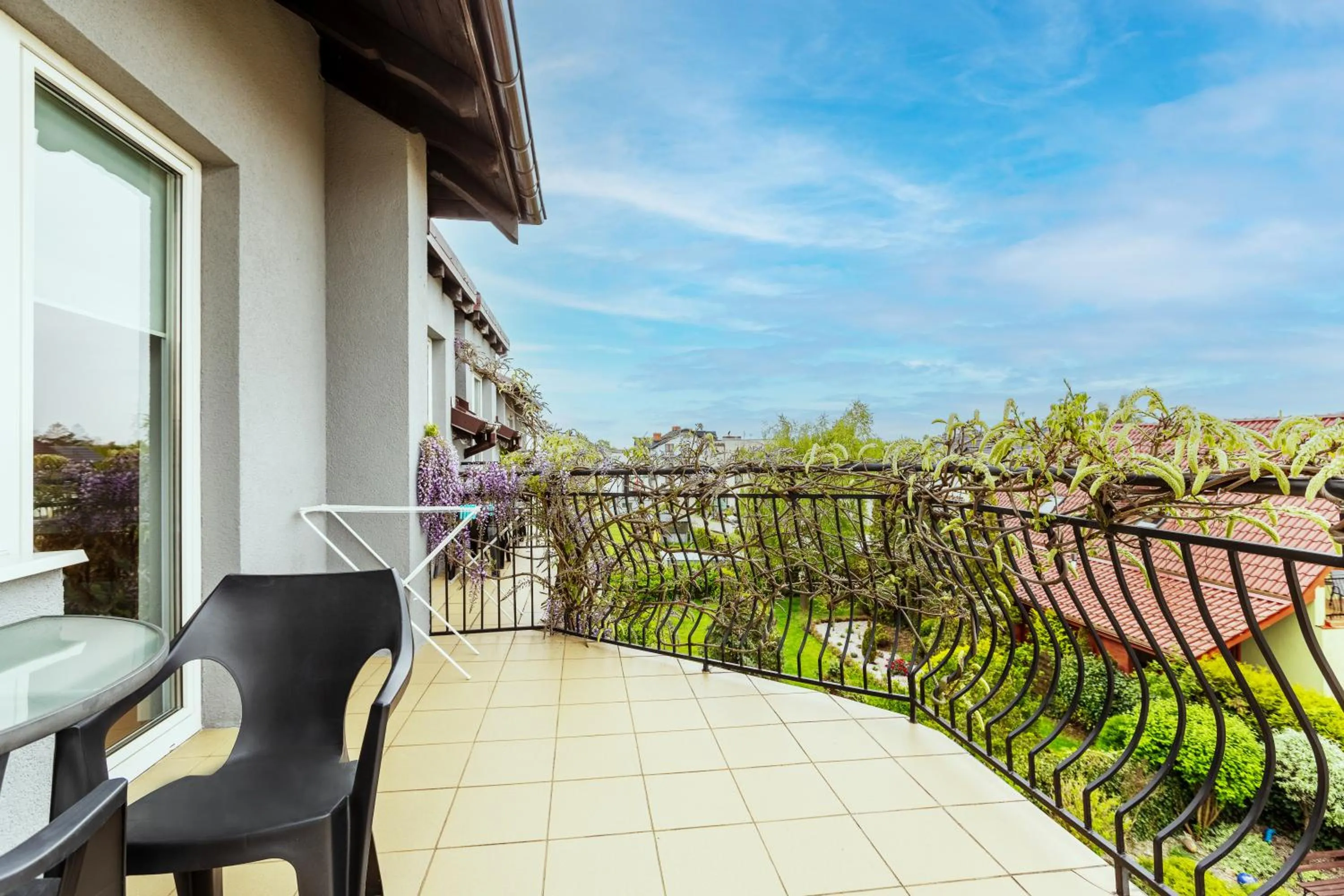 Property building in Willa Luna