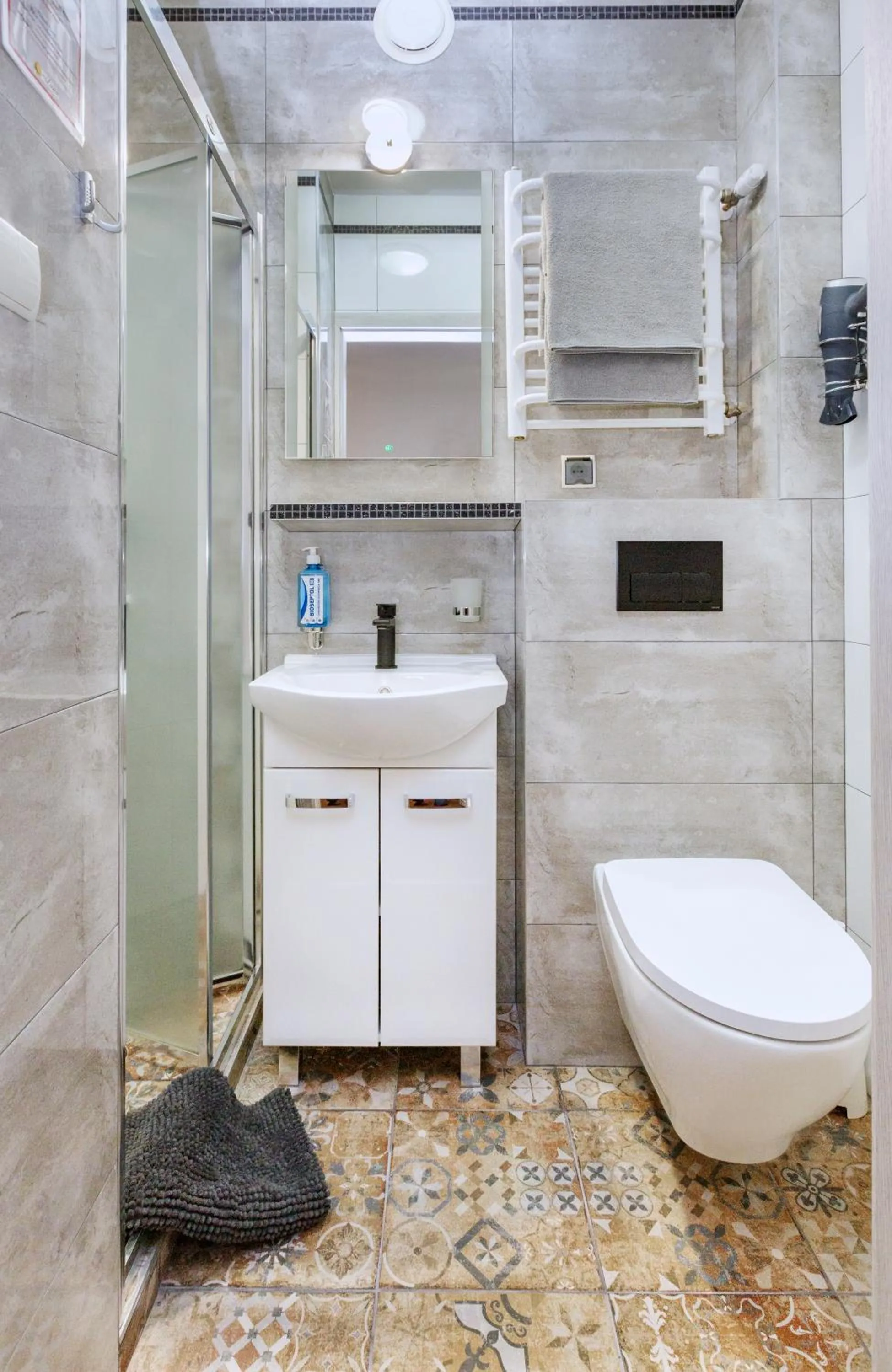 Shower in Willa Luna