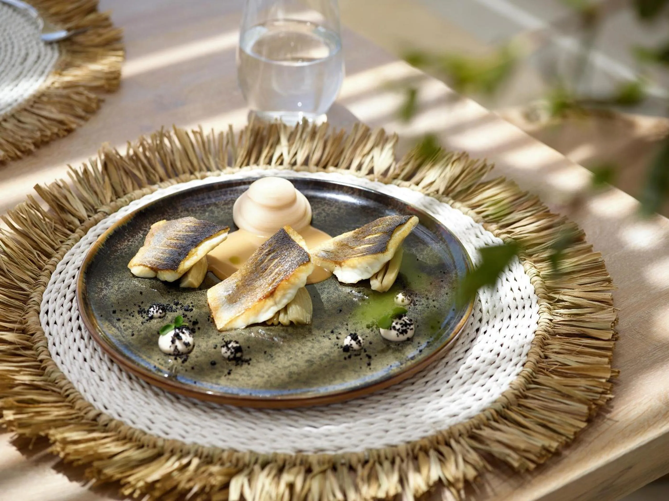 Restaurant/places to eat in Ikos Aria