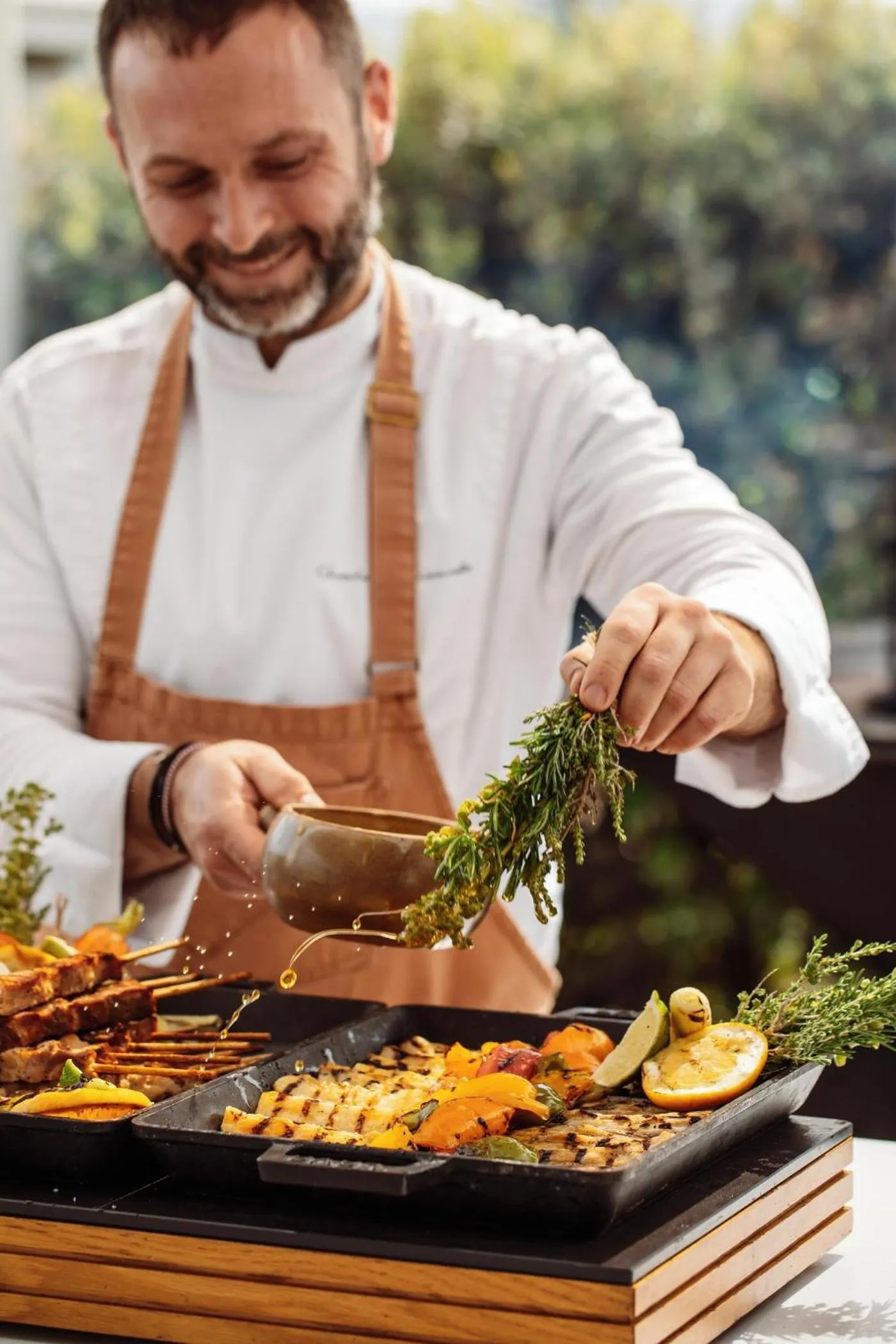 Restaurant/places to eat in Ikos Aria