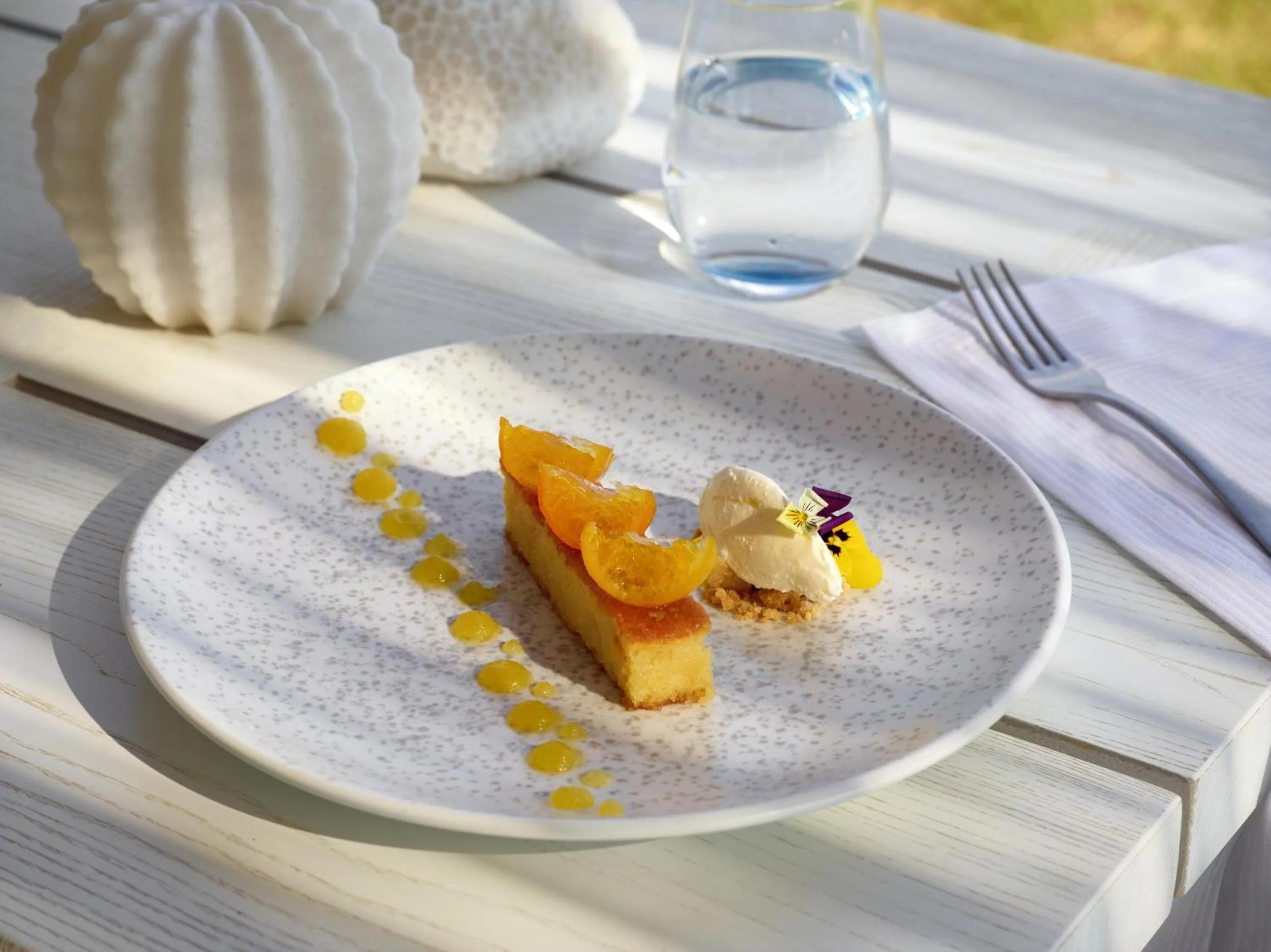 Restaurant/places to eat in Ikos Aria