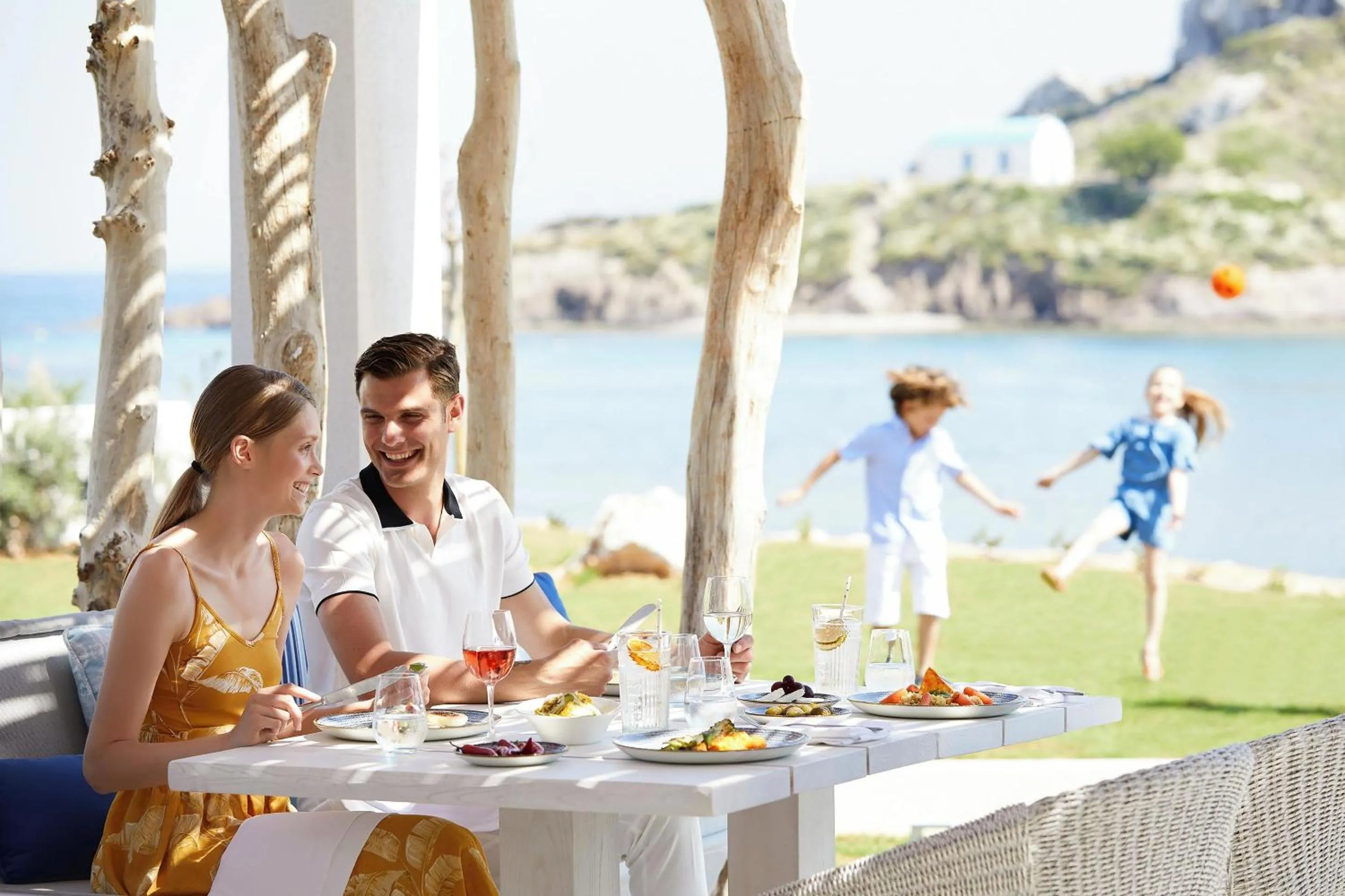 Restaurant/places to eat in Ikos Aria