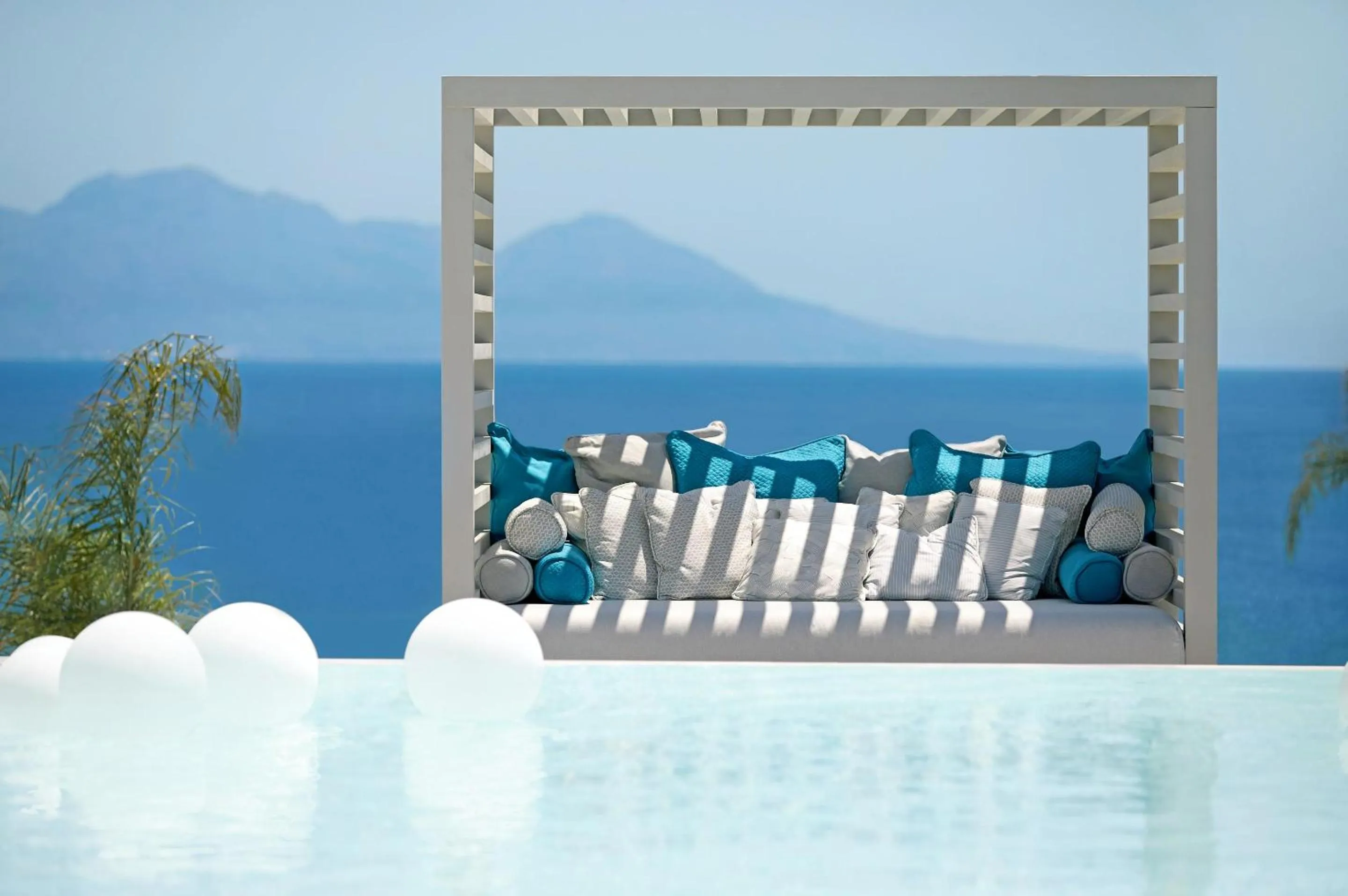 Lounge or bar in Ikos Aria