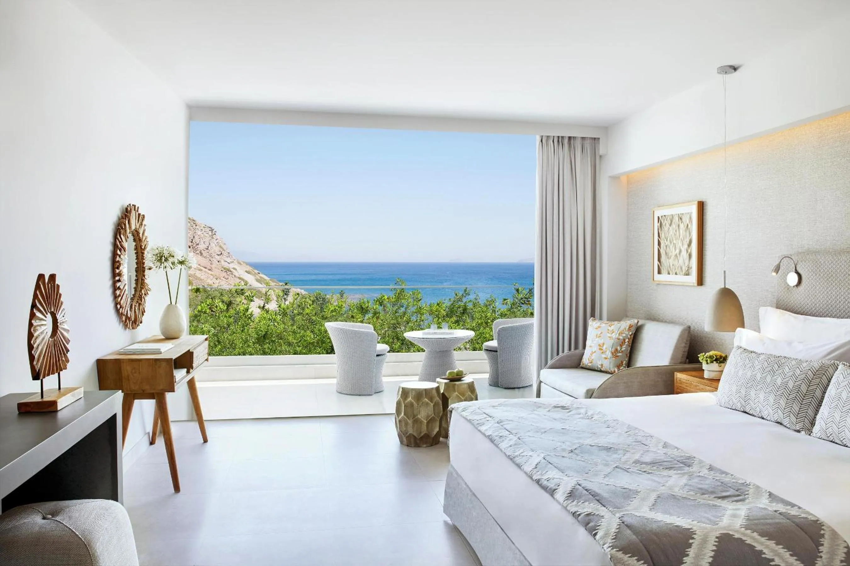 Photo of the whole room, Bed in Ikos Aria