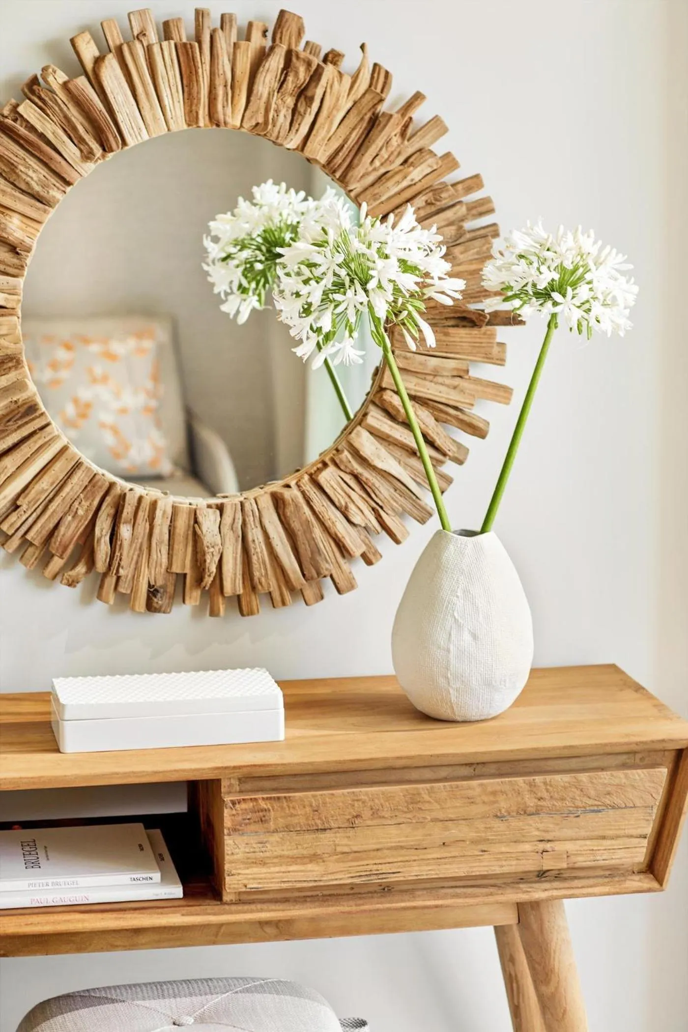 Photo of the whole room in Ikos Aria