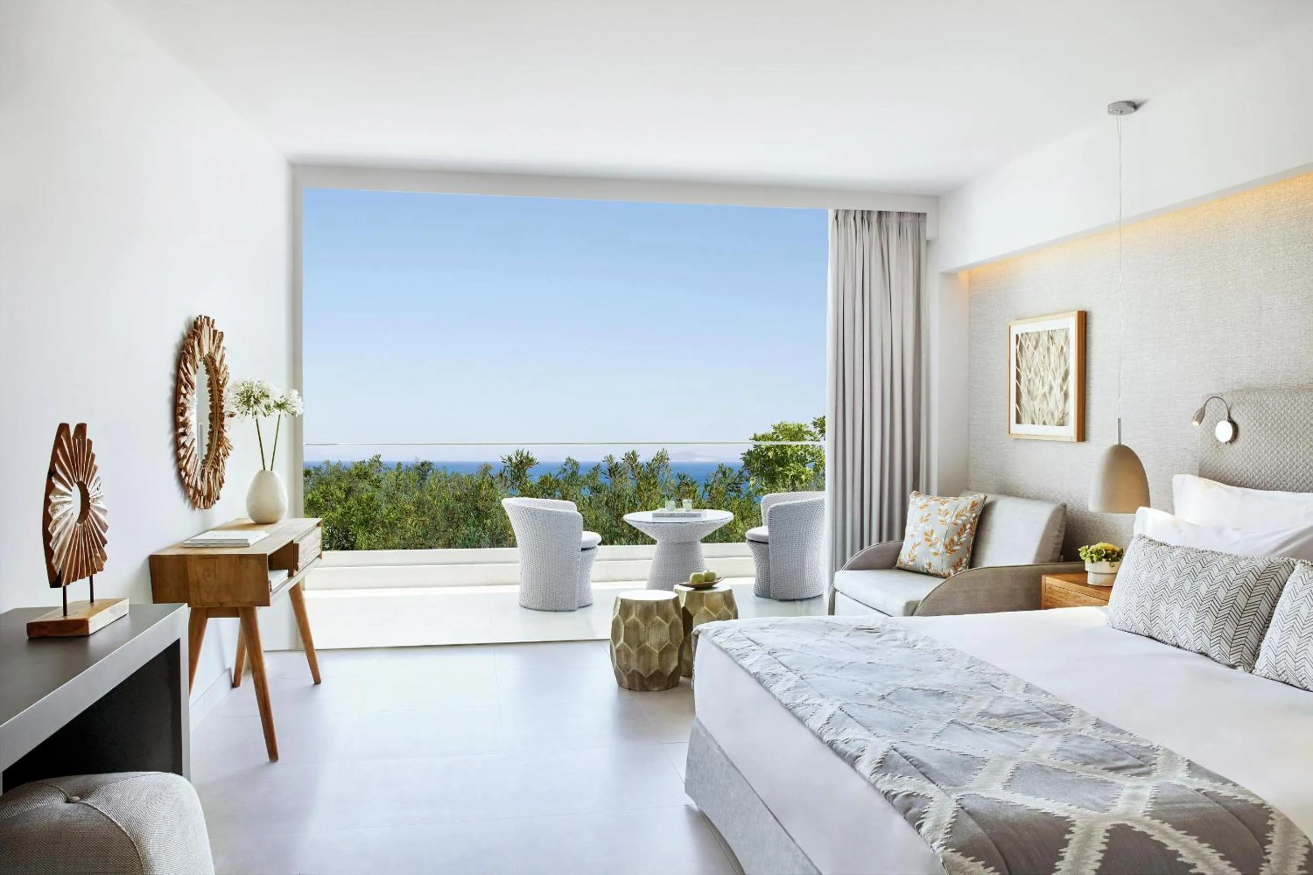 Photo of the whole room, Bed in Ikos Aria