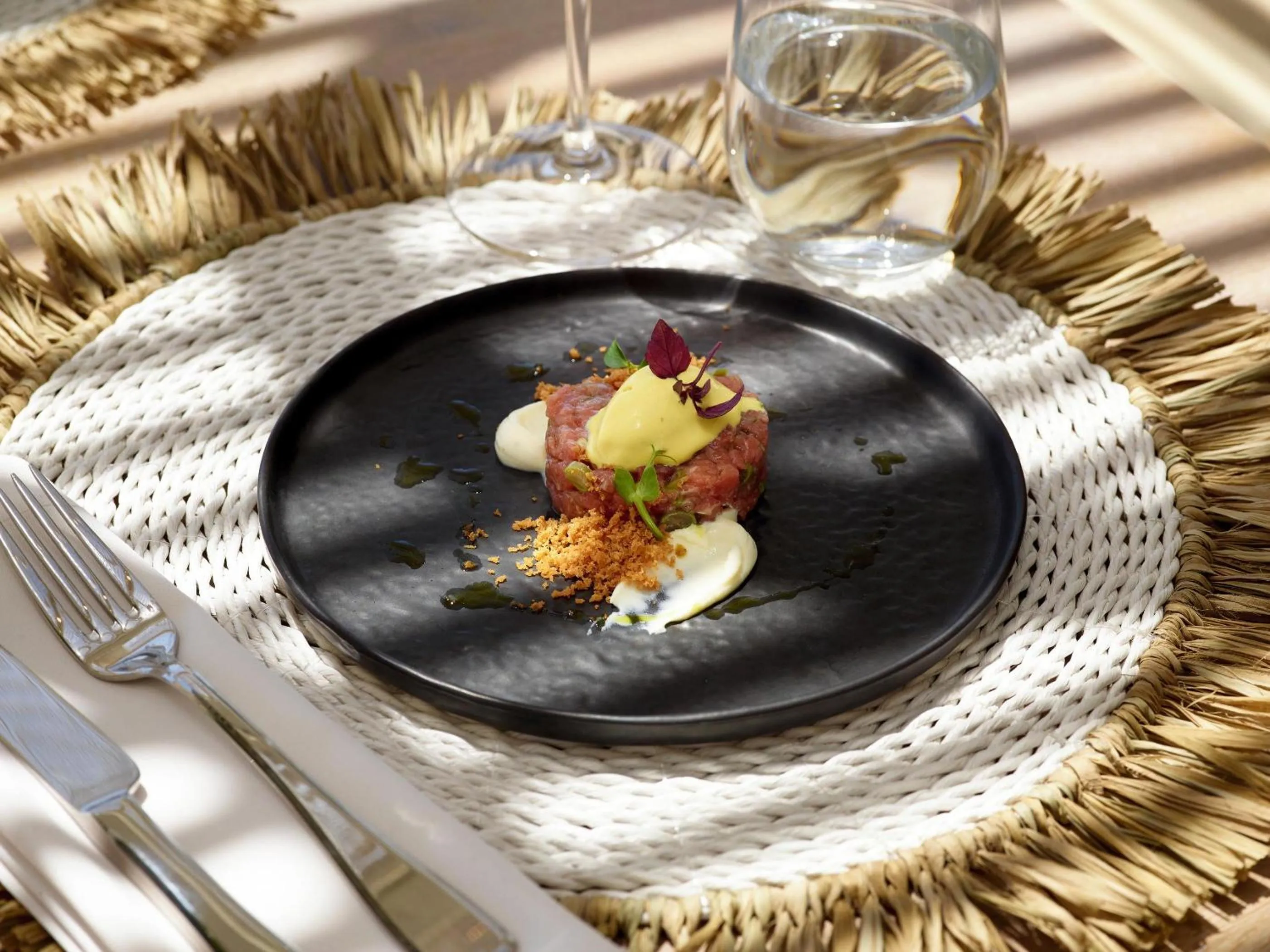 Restaurant/places to eat in Ikos Aria