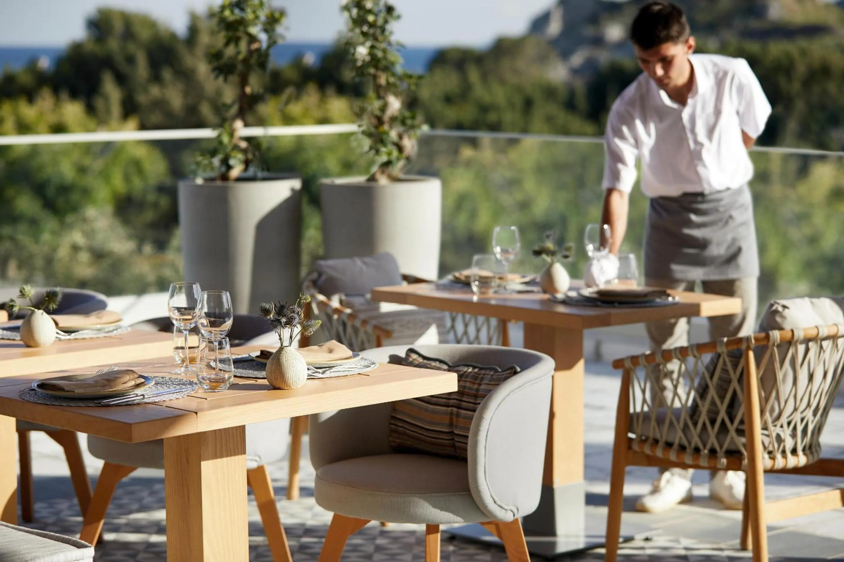 Restaurant/places to eat in Ikos Aria