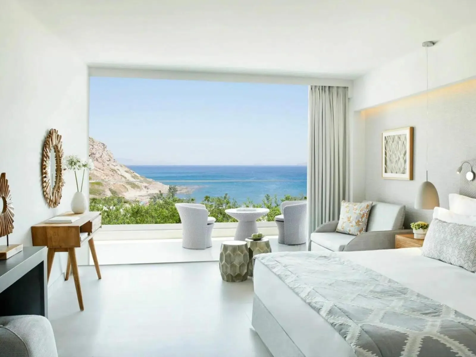 Photo of the whole room, Bed in Ikos Aria