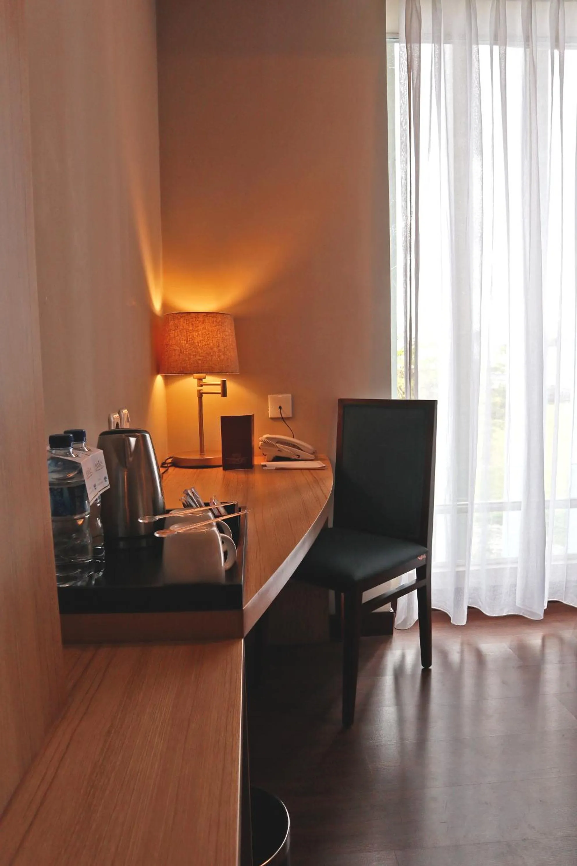 Coffee/tea facilities, Bed in Anara Sky Kualanamu Hotel