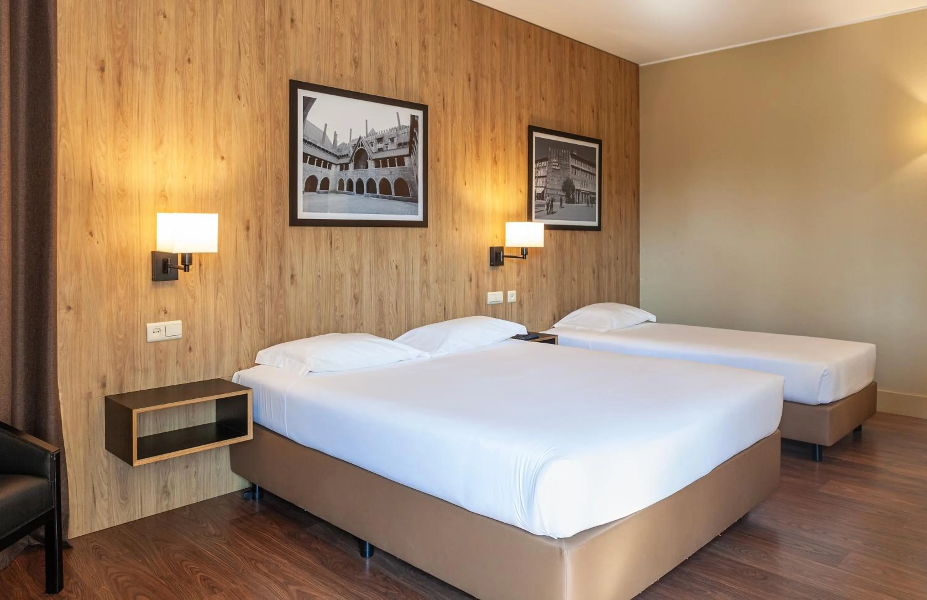 Bedroom, Bed in Hotel Fundador