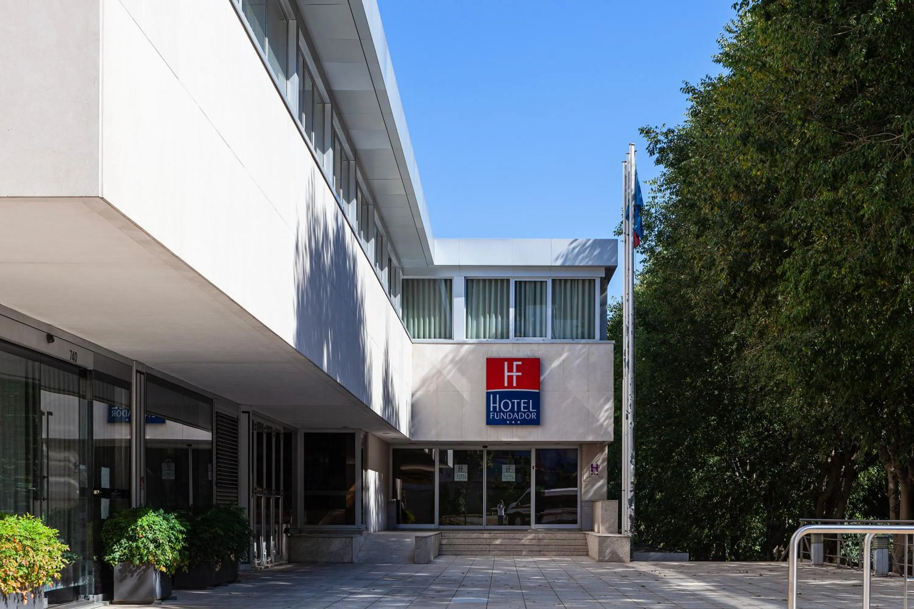 Property building in Hotel Fundador