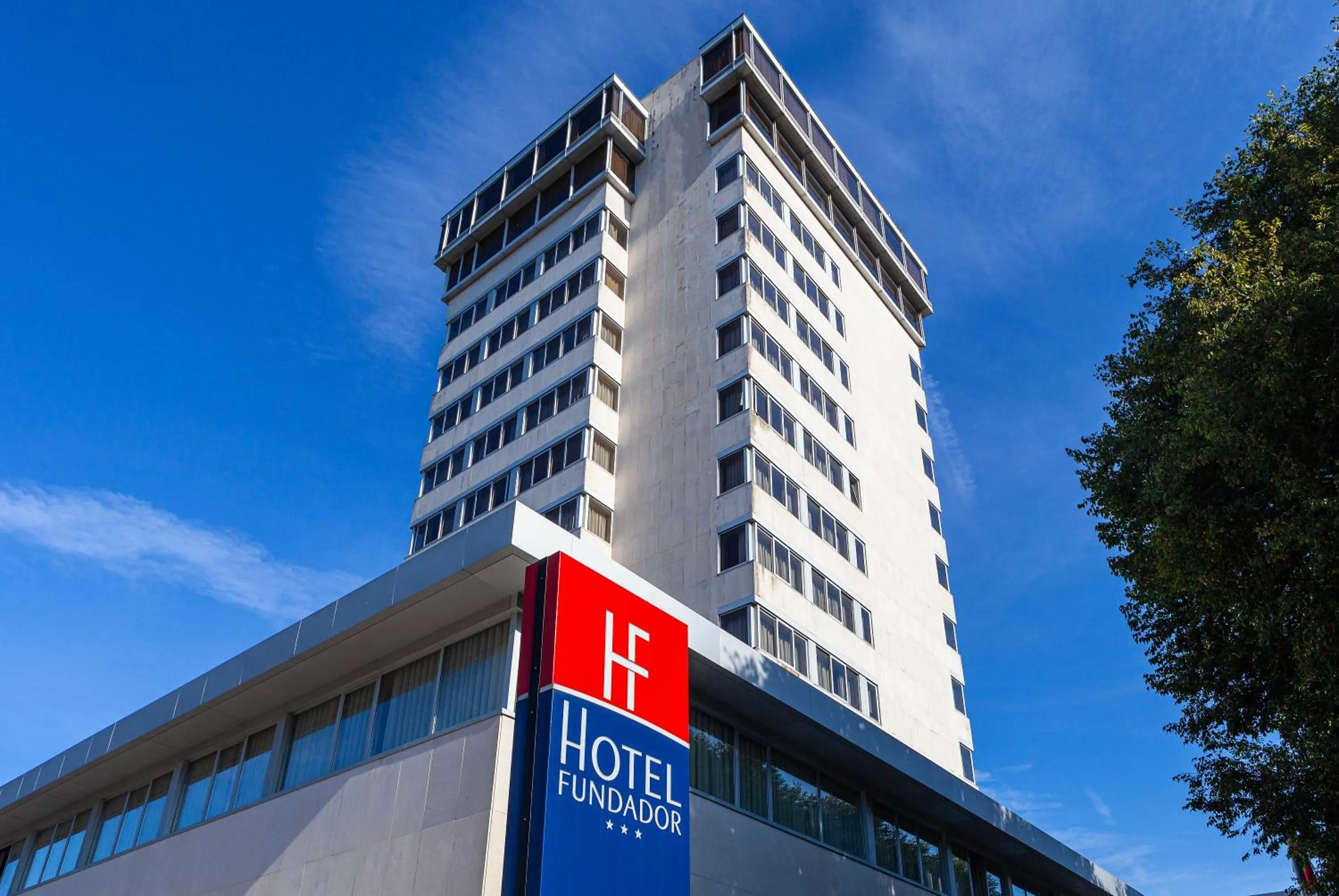 Property building in Hotel Fundador