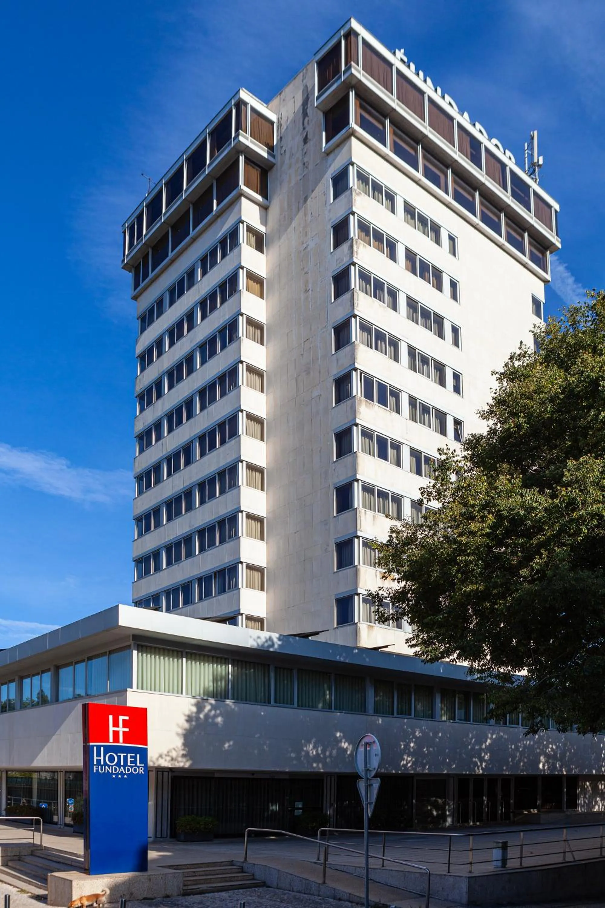 Property building in Hotel Fundador