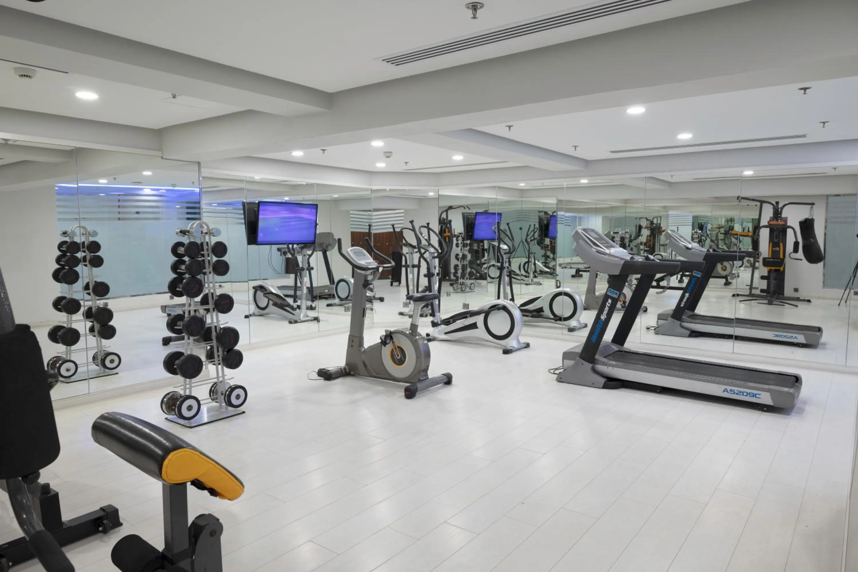Fitness centre/facilities in Ruve Jeddah Hotel