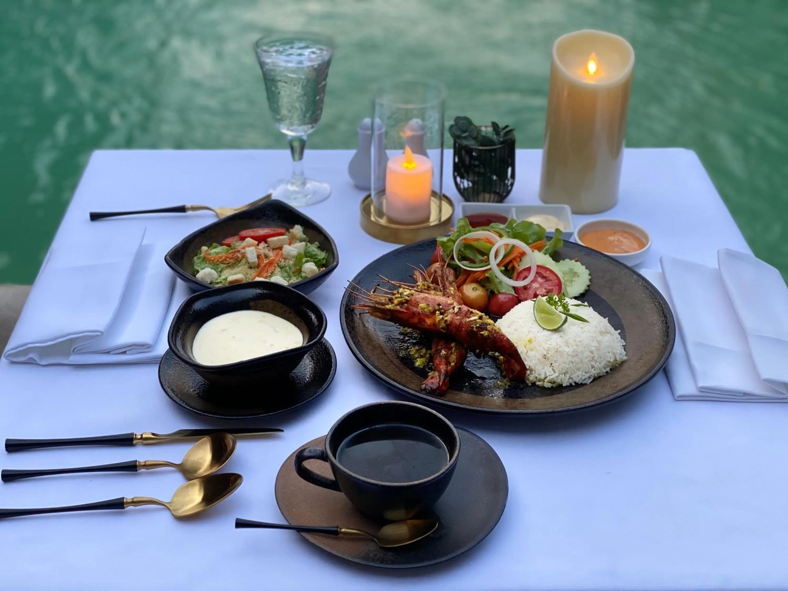 Swimming pool in Zayn Hotel Bangkok - Airport Link Access