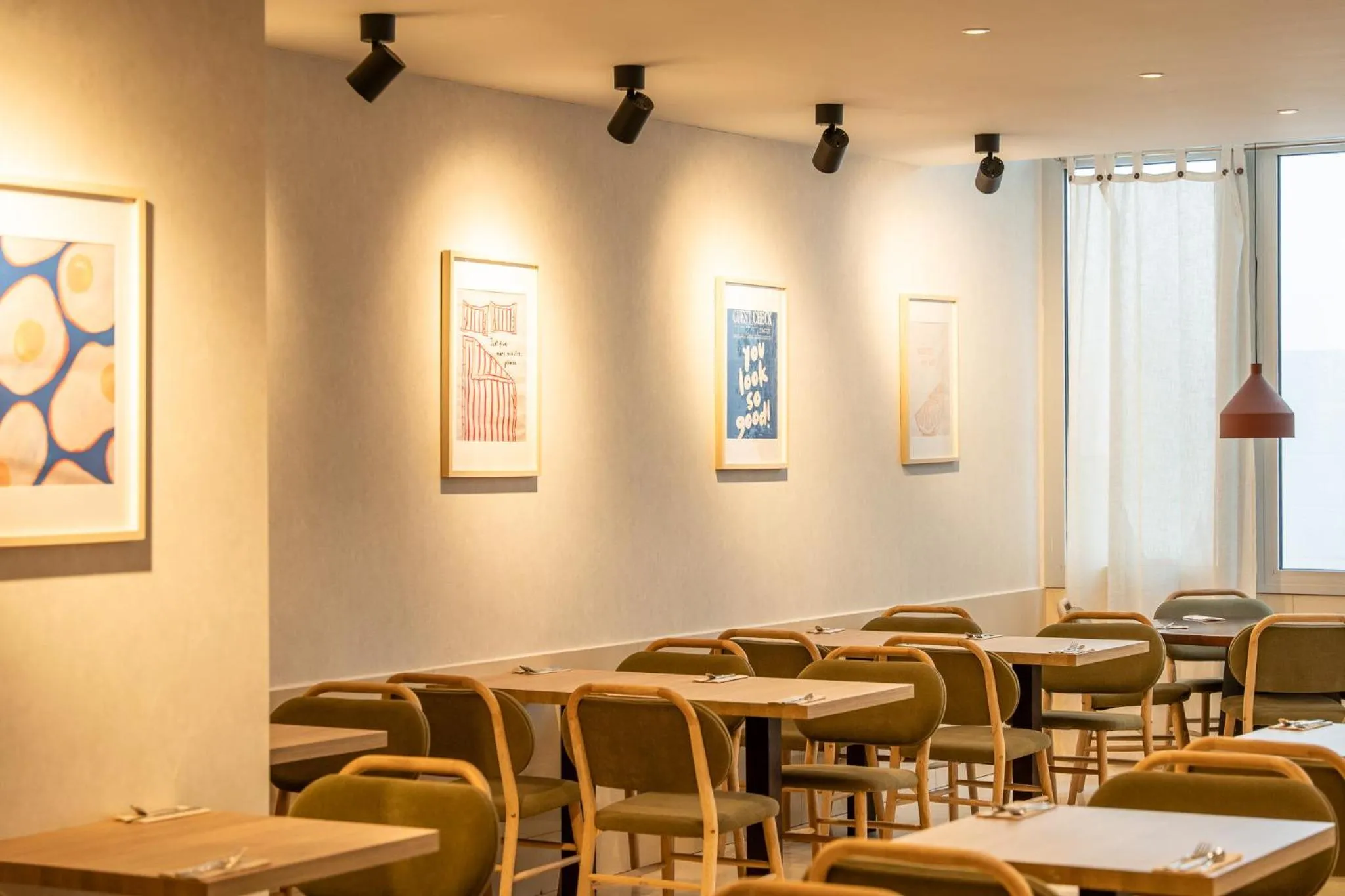 Dining area in Hotel Lugano Barcelona