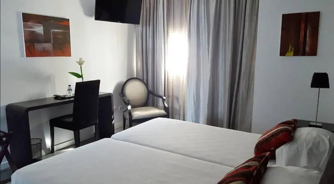 Economy Twin Room in Hotel Solar Dos Mascarenhas Economy Twin Room in Hotel Solar Dos Mascarenhas