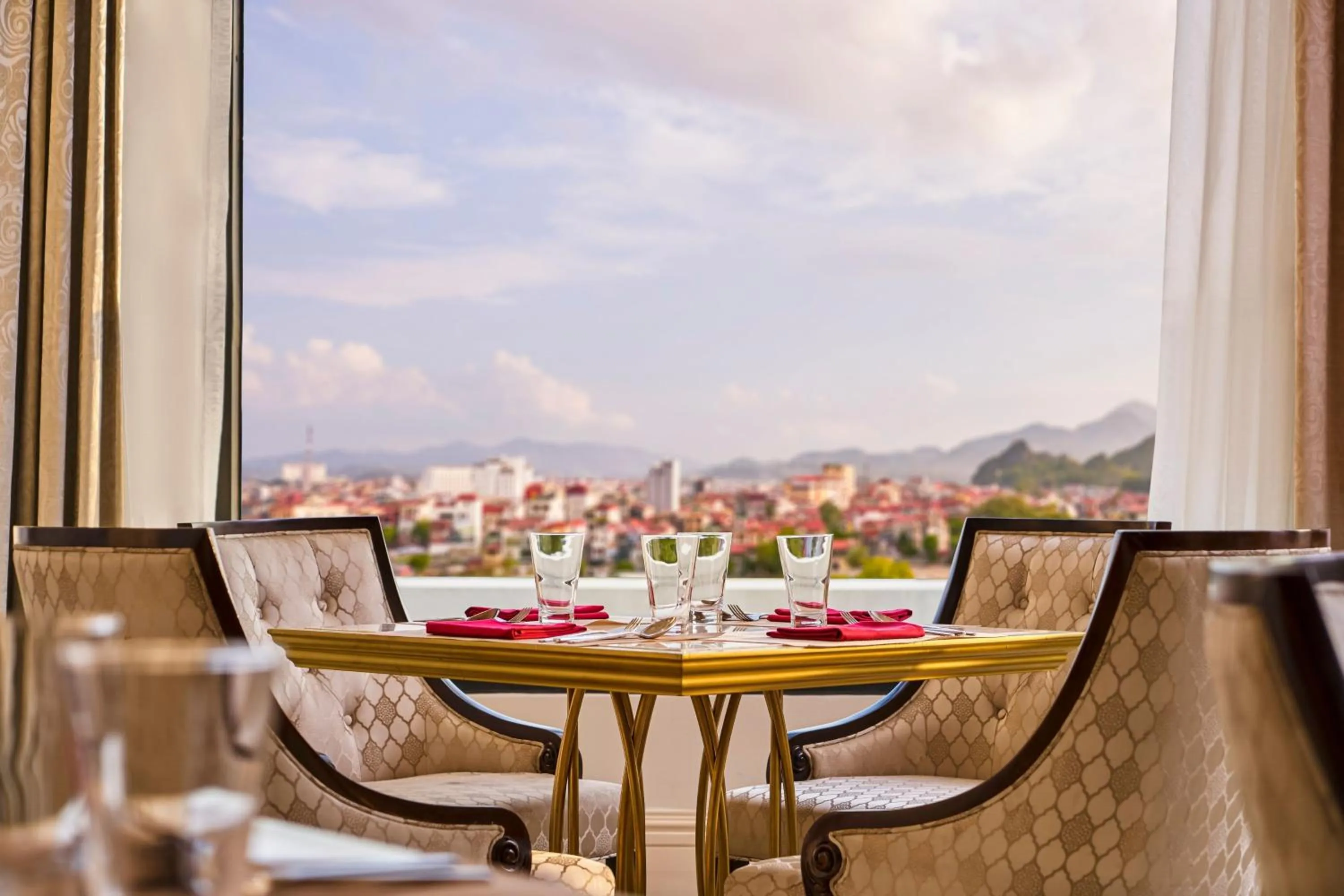 Restaurant/places to eat in Four Points by Sheraton Lang Son