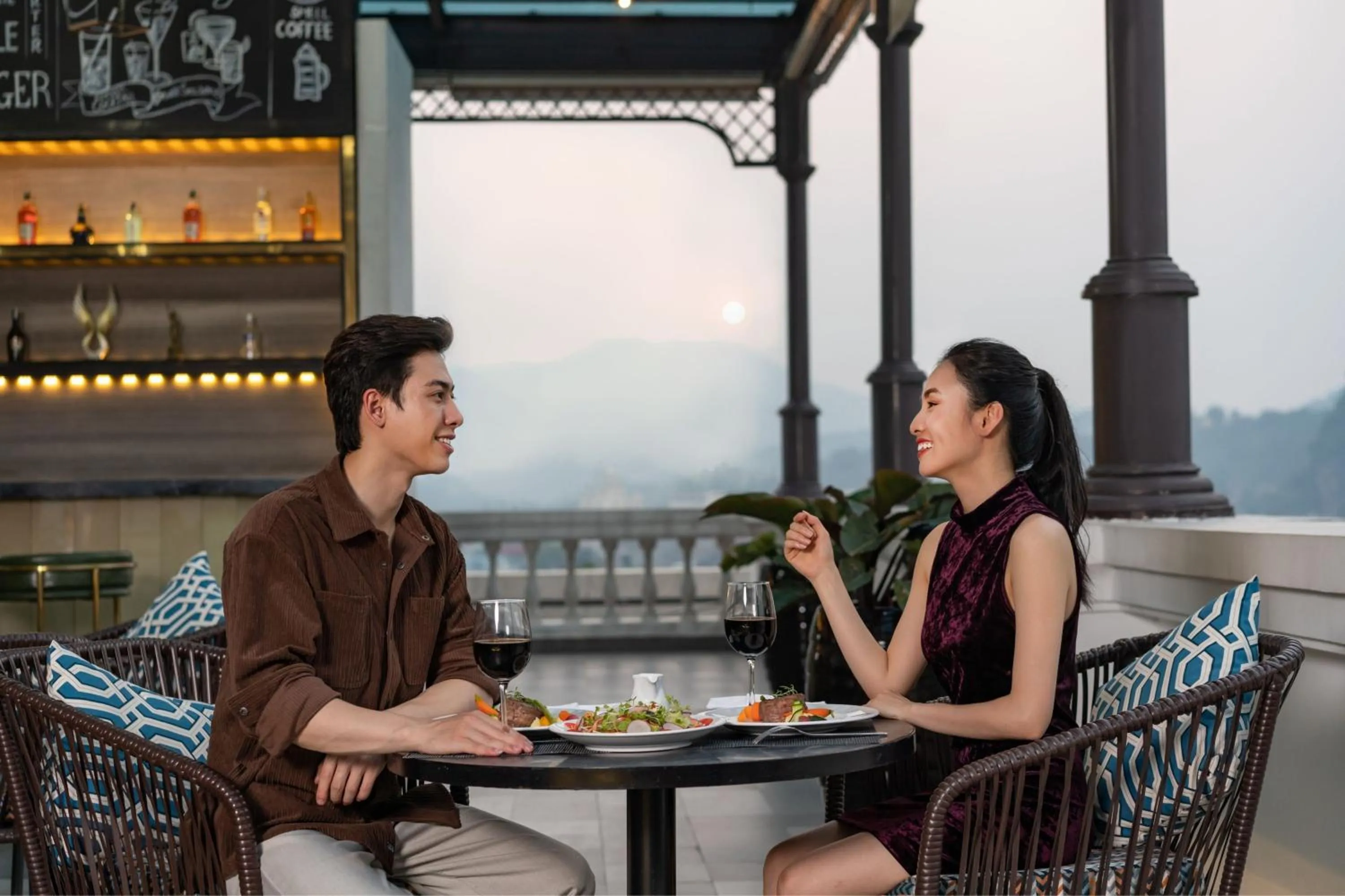 Lounge or bar in Four Points by Sheraton Lang Son