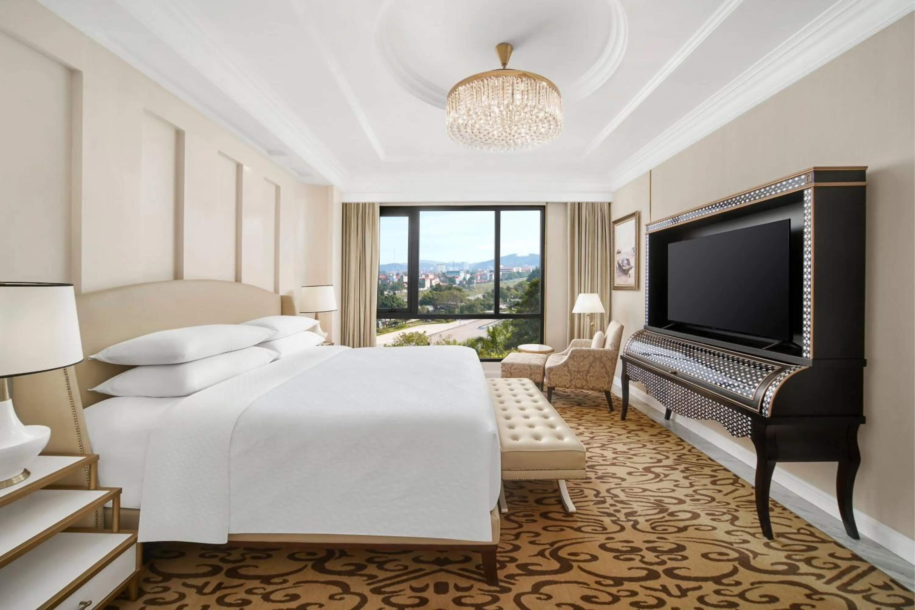 Photo of the whole room, Bed in Four Points by Sheraton Lang Son