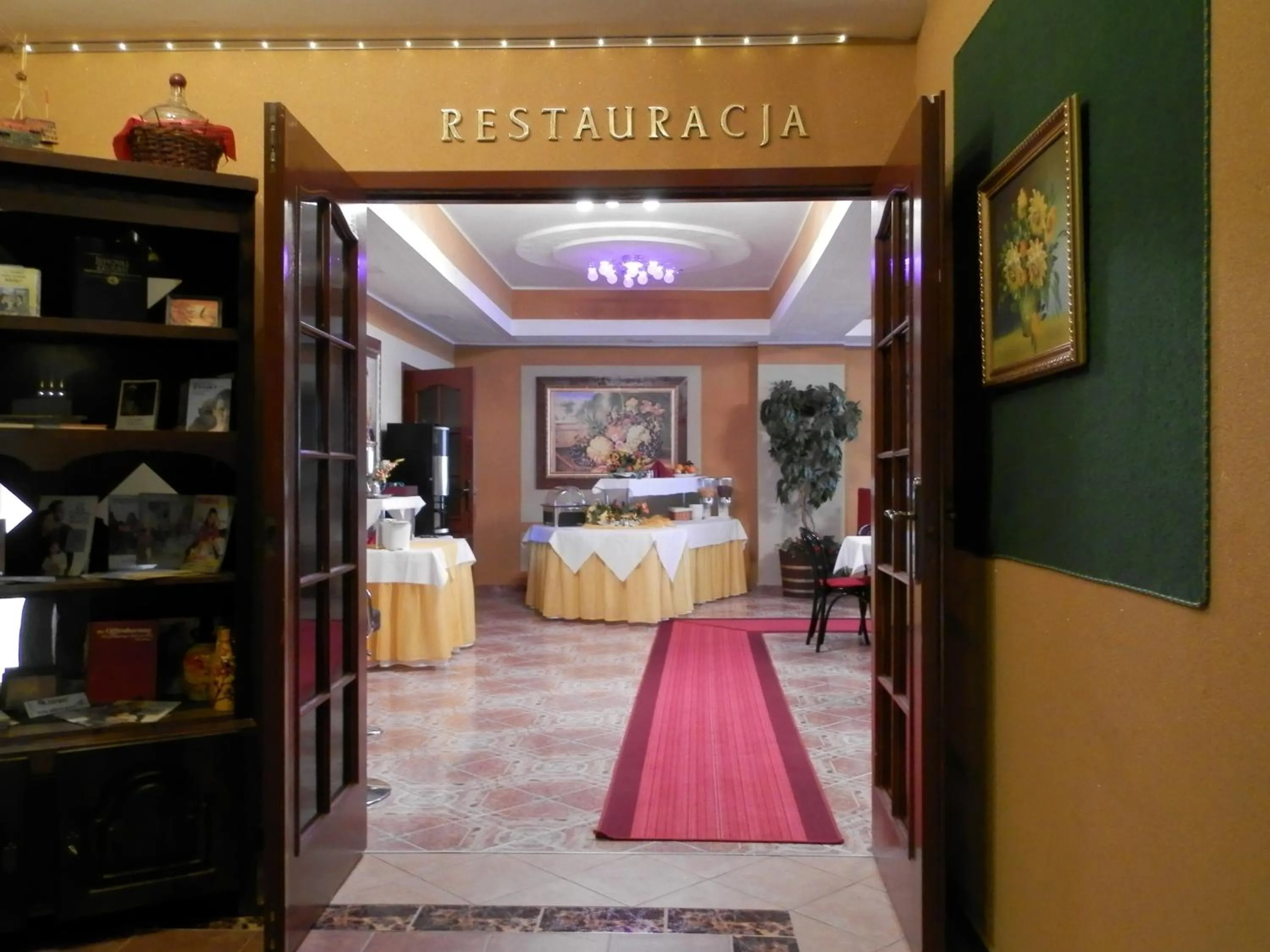 Facade/entrance in OW Sargus