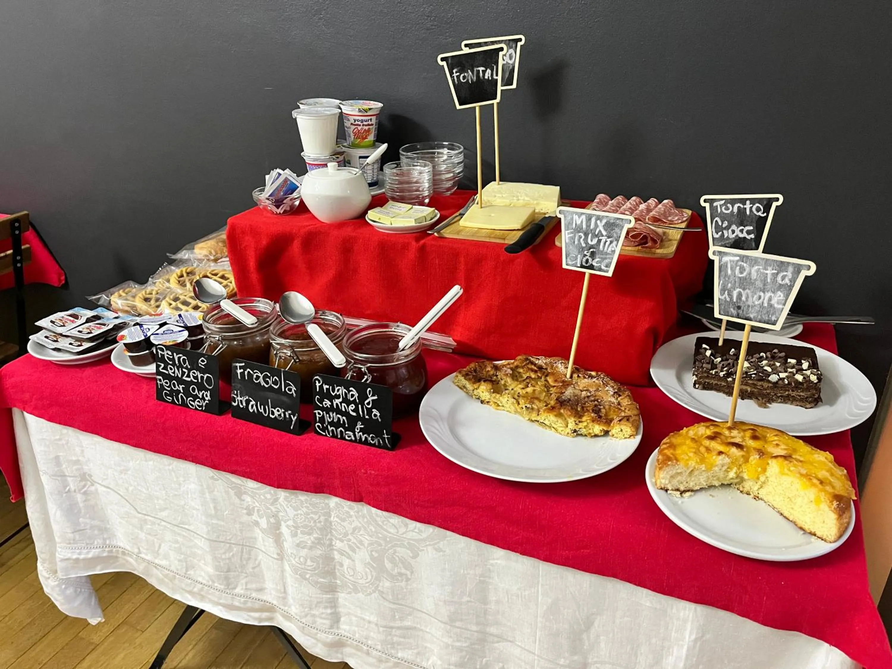 Continental breakfast in Torino Chic