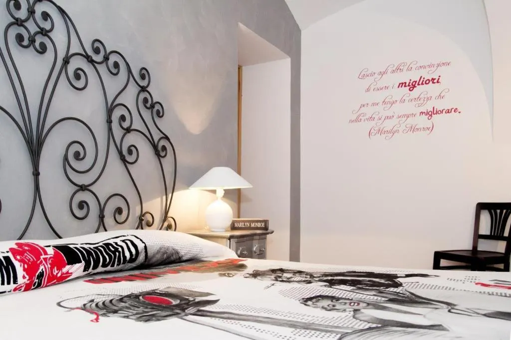 Bedroom, Bed in Torino Chic