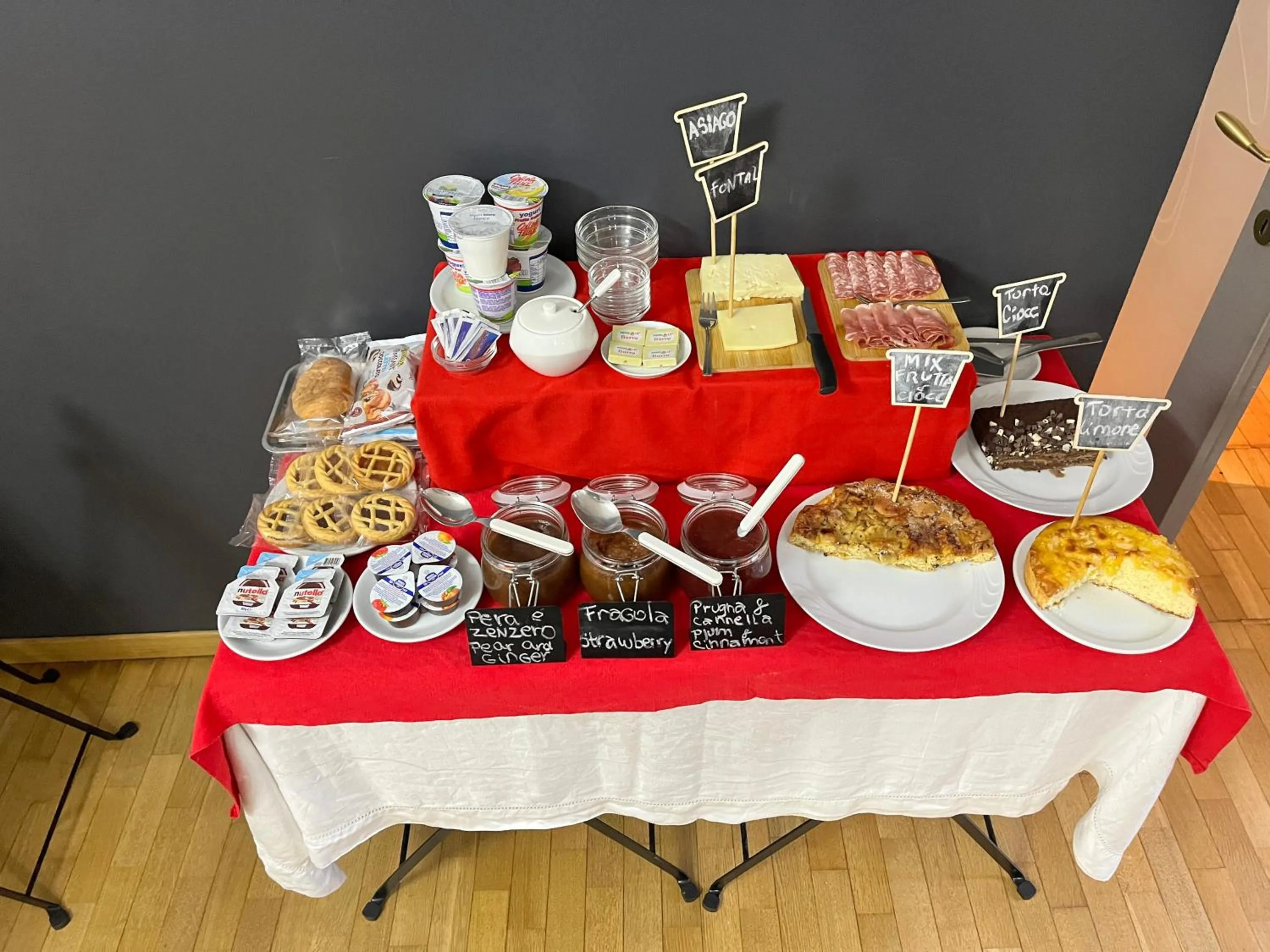 Continental breakfast in Torino Chic