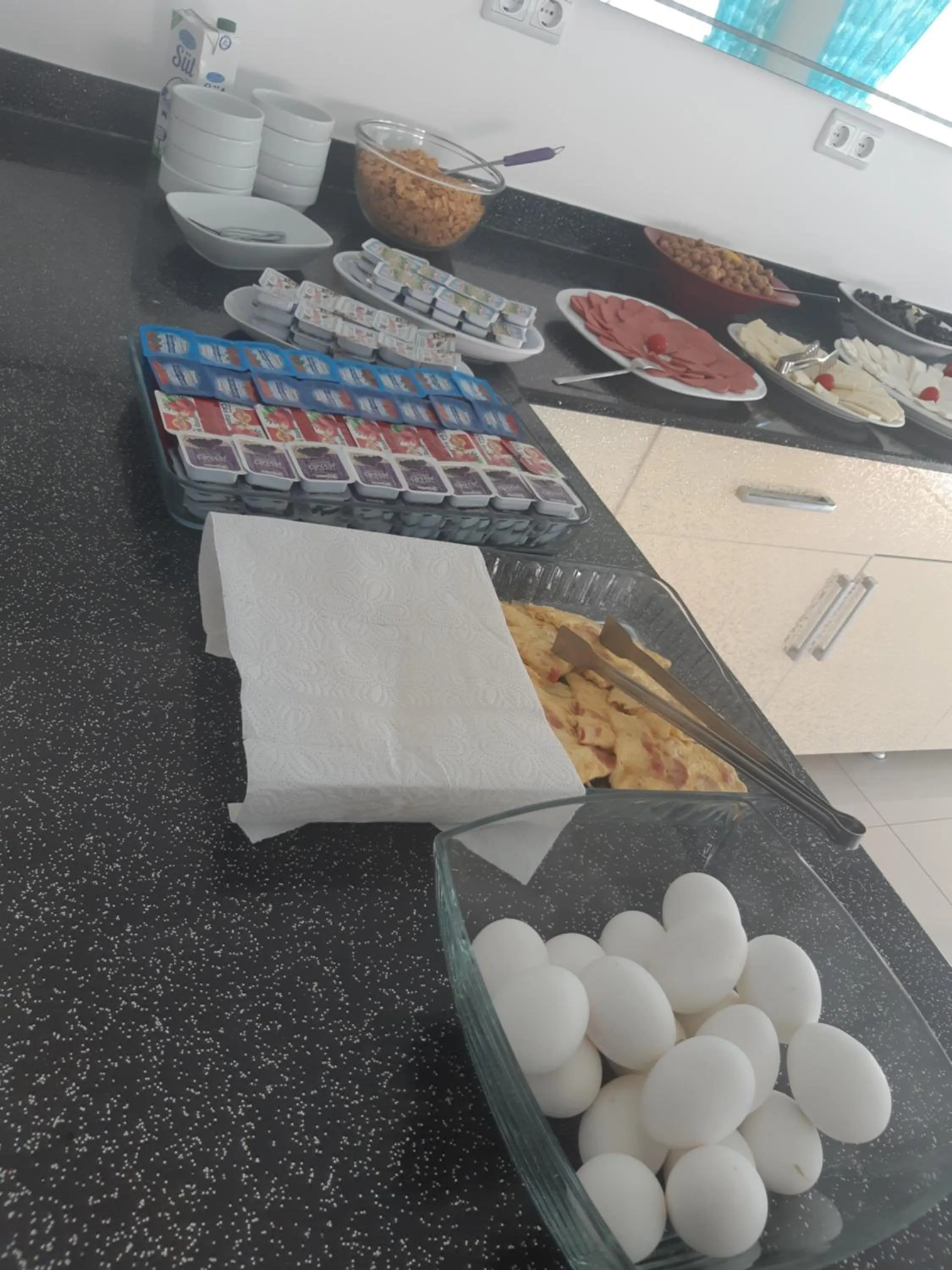 Breakfast in Altunakar 1 Hotel