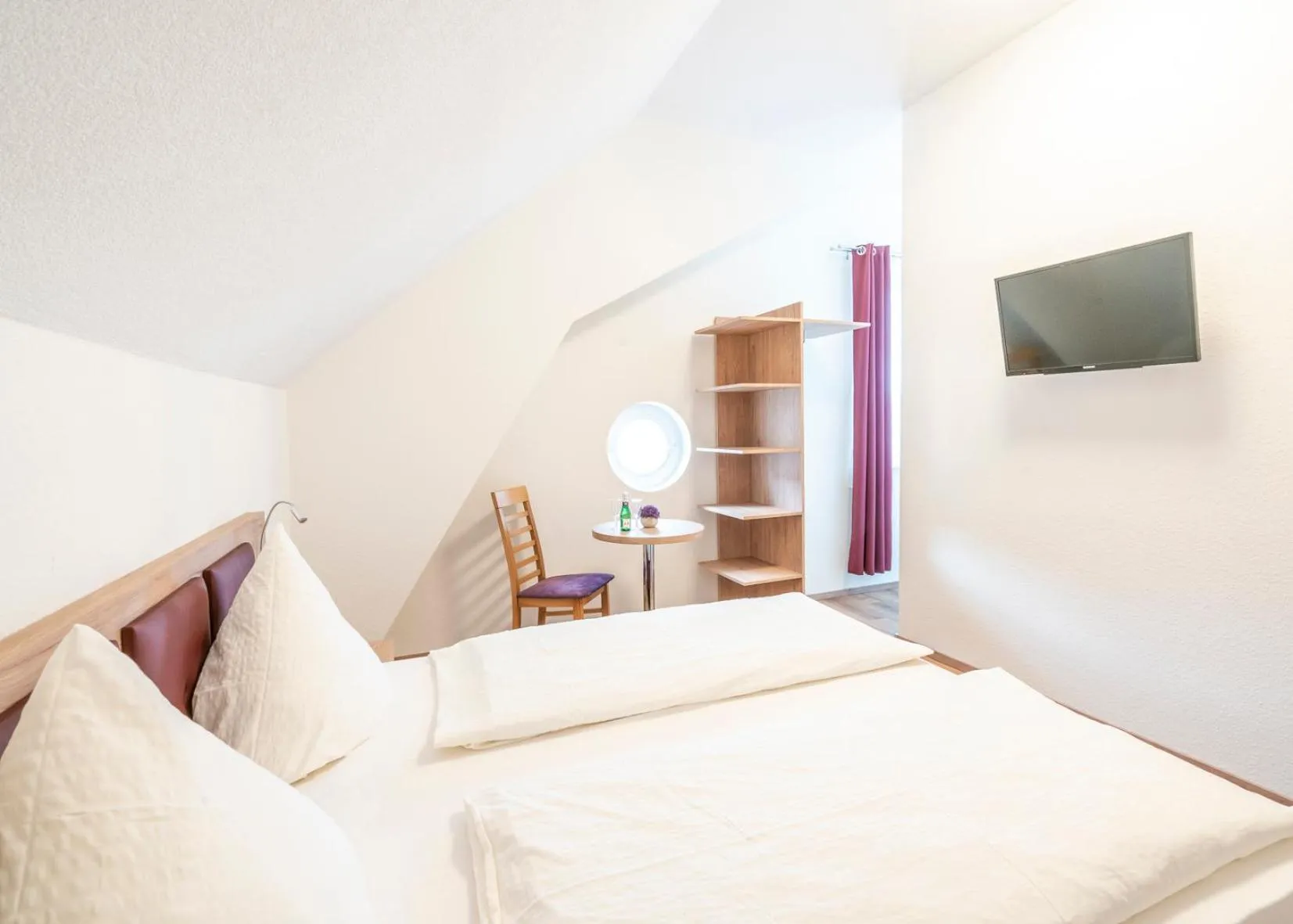 Bed in Hotel Restaurant Schwert