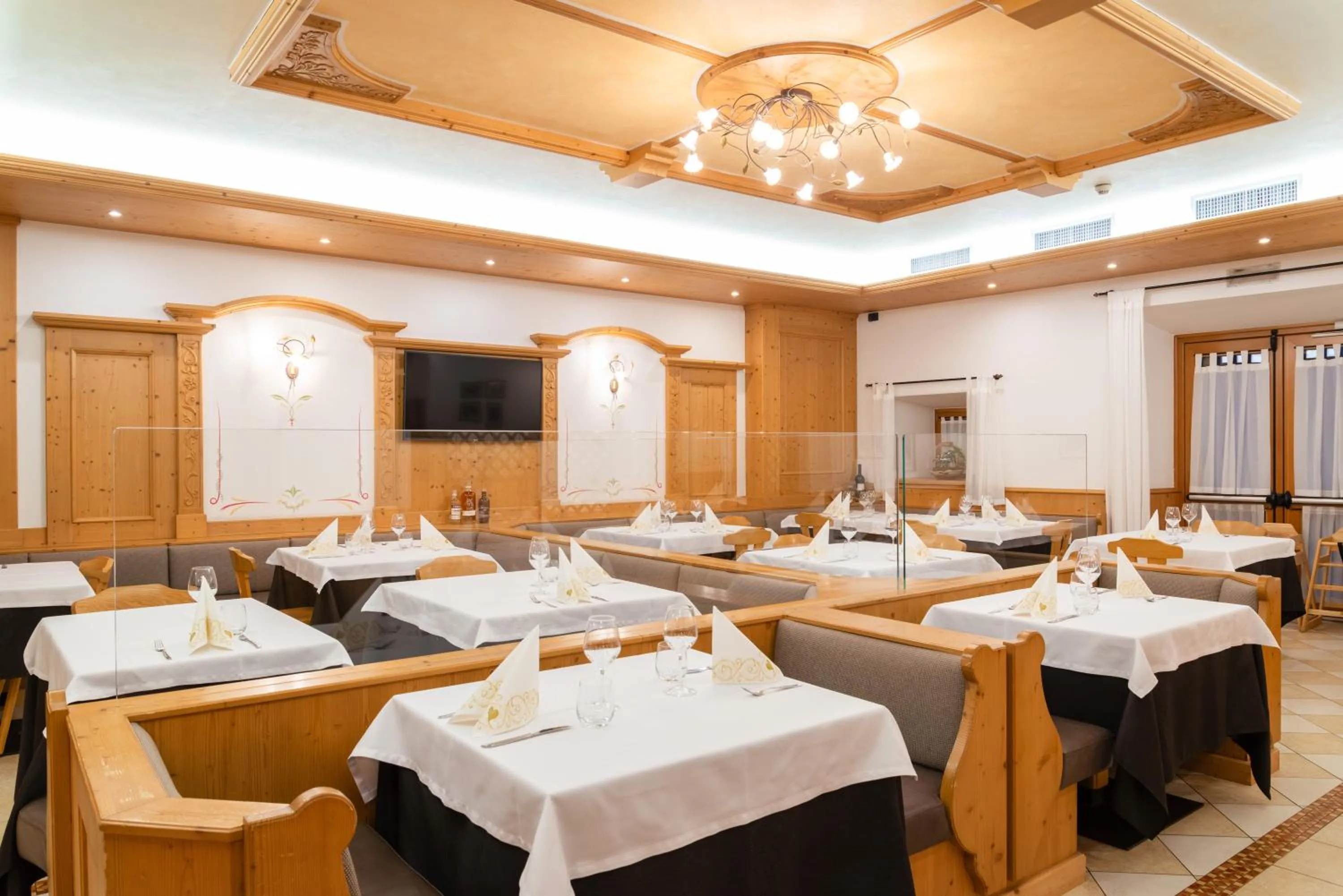 Restaurant/places to eat in Hotel Ristorante Alla Nave