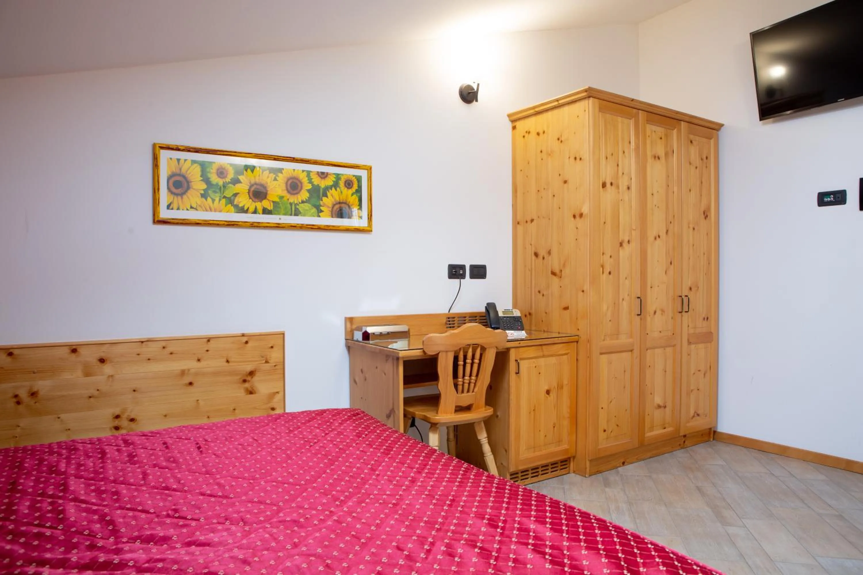 Bedroom, Bed in Hotel Ristorante Alla Nave