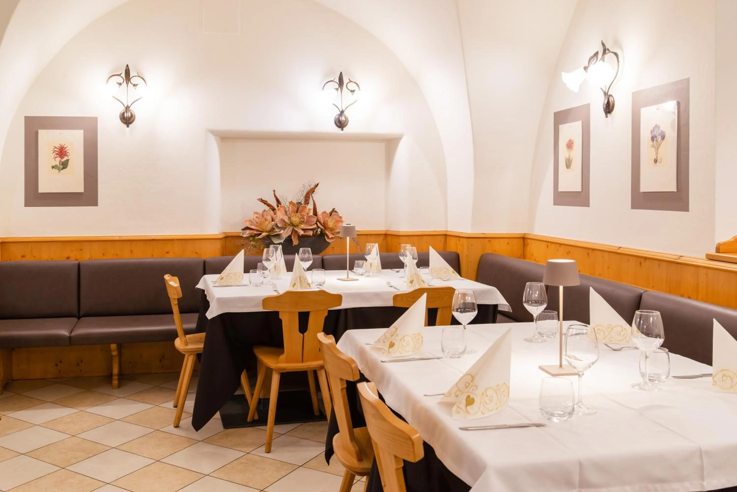 Restaurant/places to eat in Hotel Ristorante Alla Nave