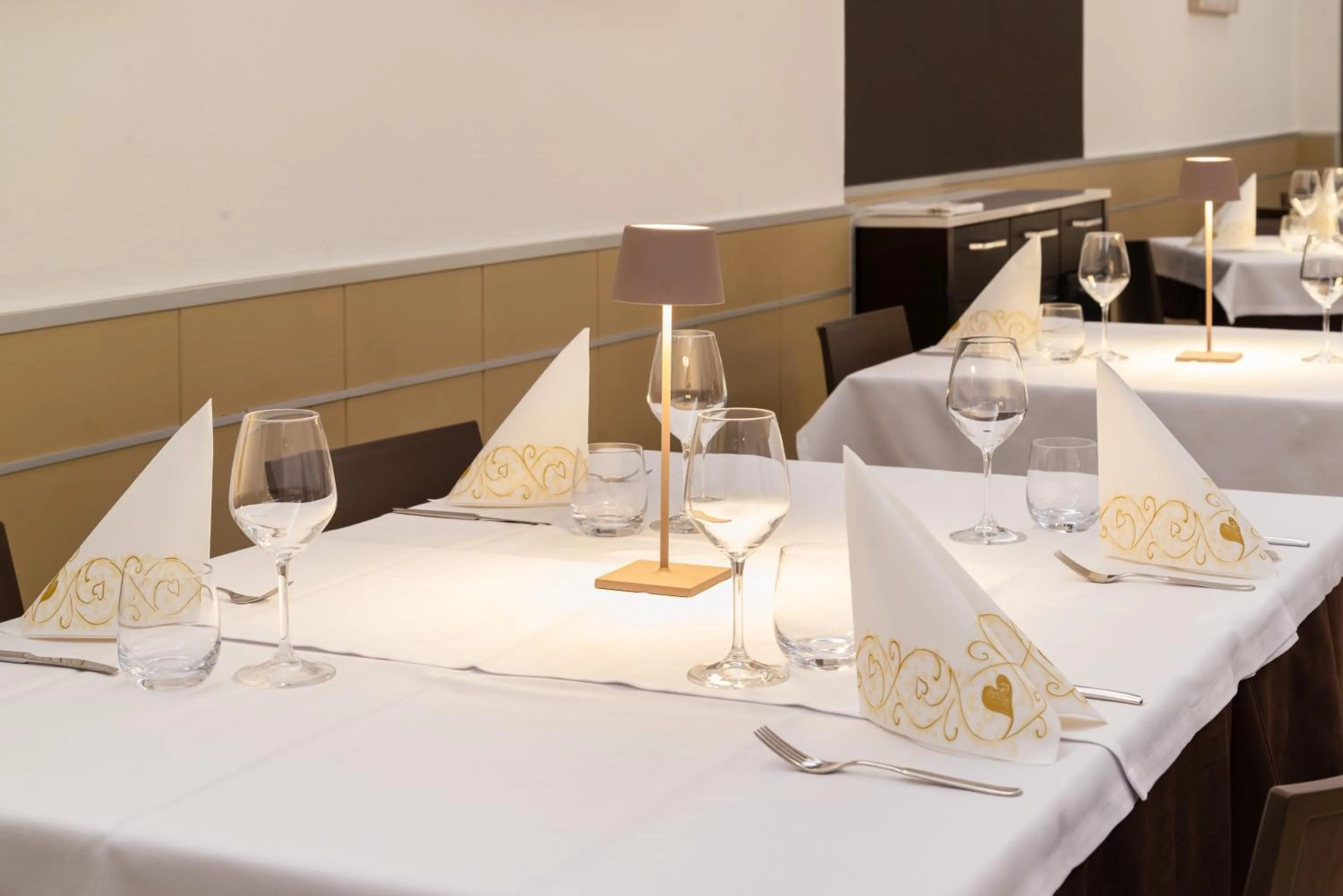 Restaurant/places to eat in Hotel Ristorante Alla Nave