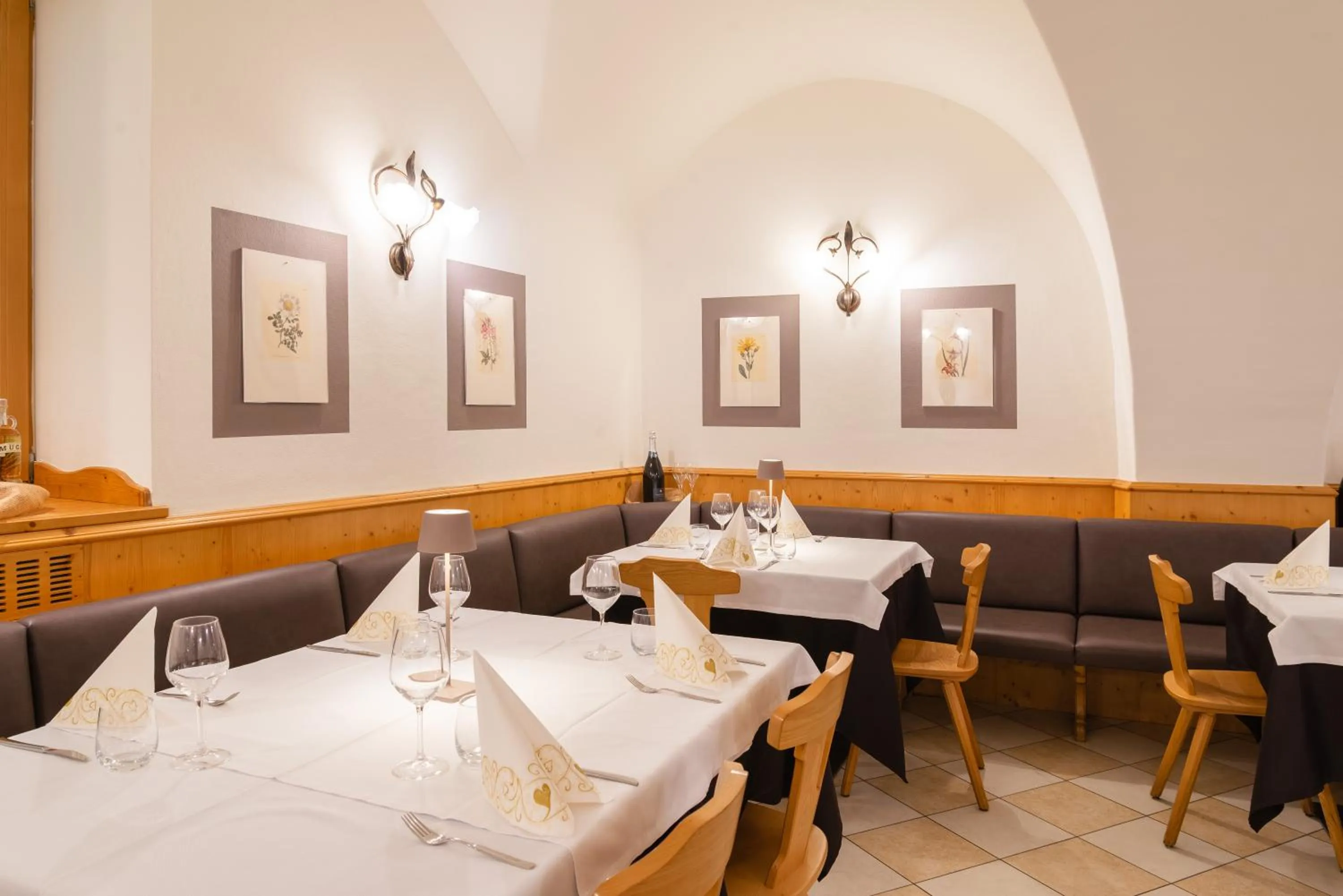 Restaurant/places to eat in Hotel Ristorante Alla Nave