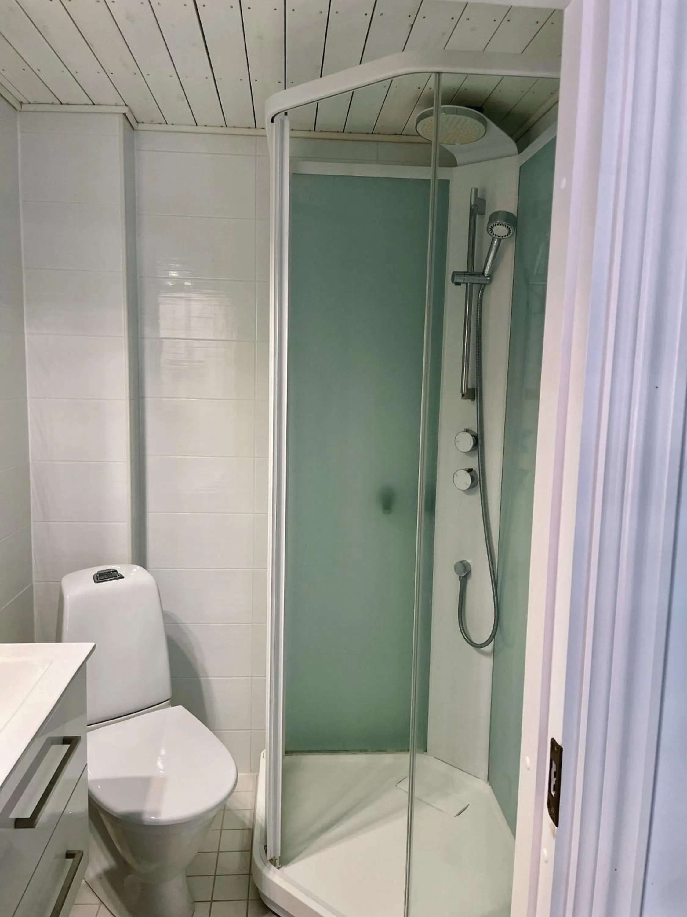 Shower in Old Town B&B Ida-Maria