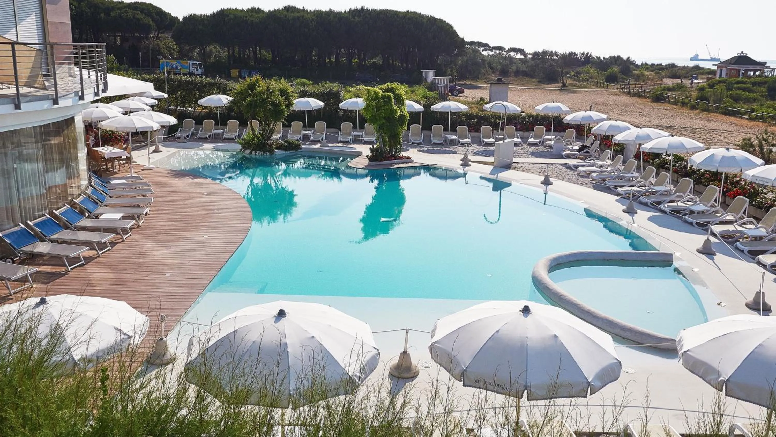 Swimming pool in Jesolopalace Hotel & Aparthotel