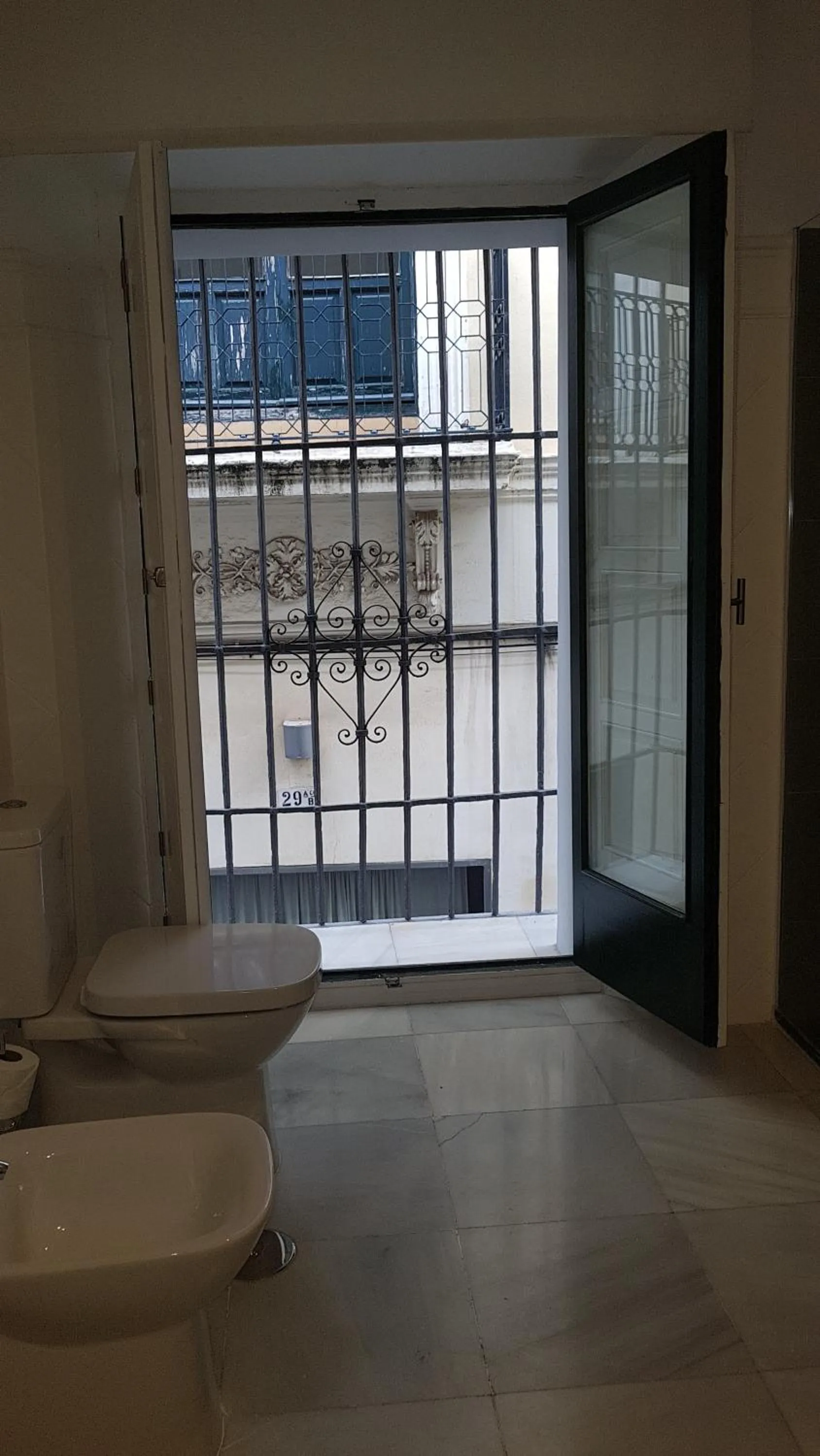 Bathroom in Basic Hotel Sevilla Catedral