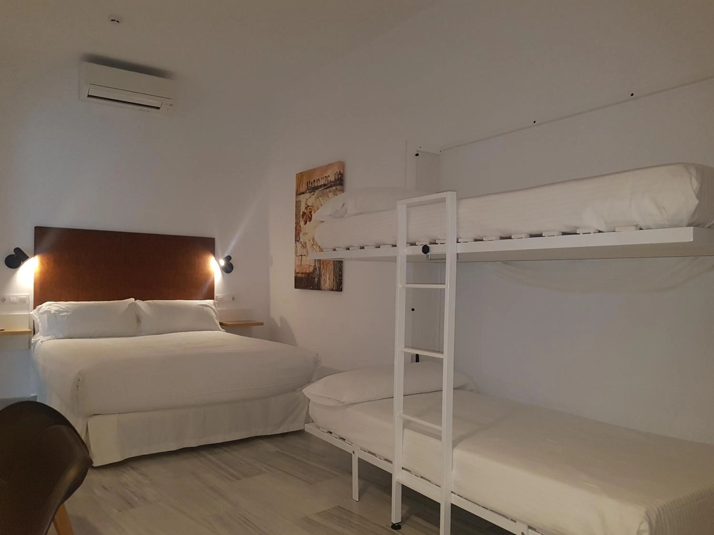 Bed in Basic Hotel Sevilla Catedral