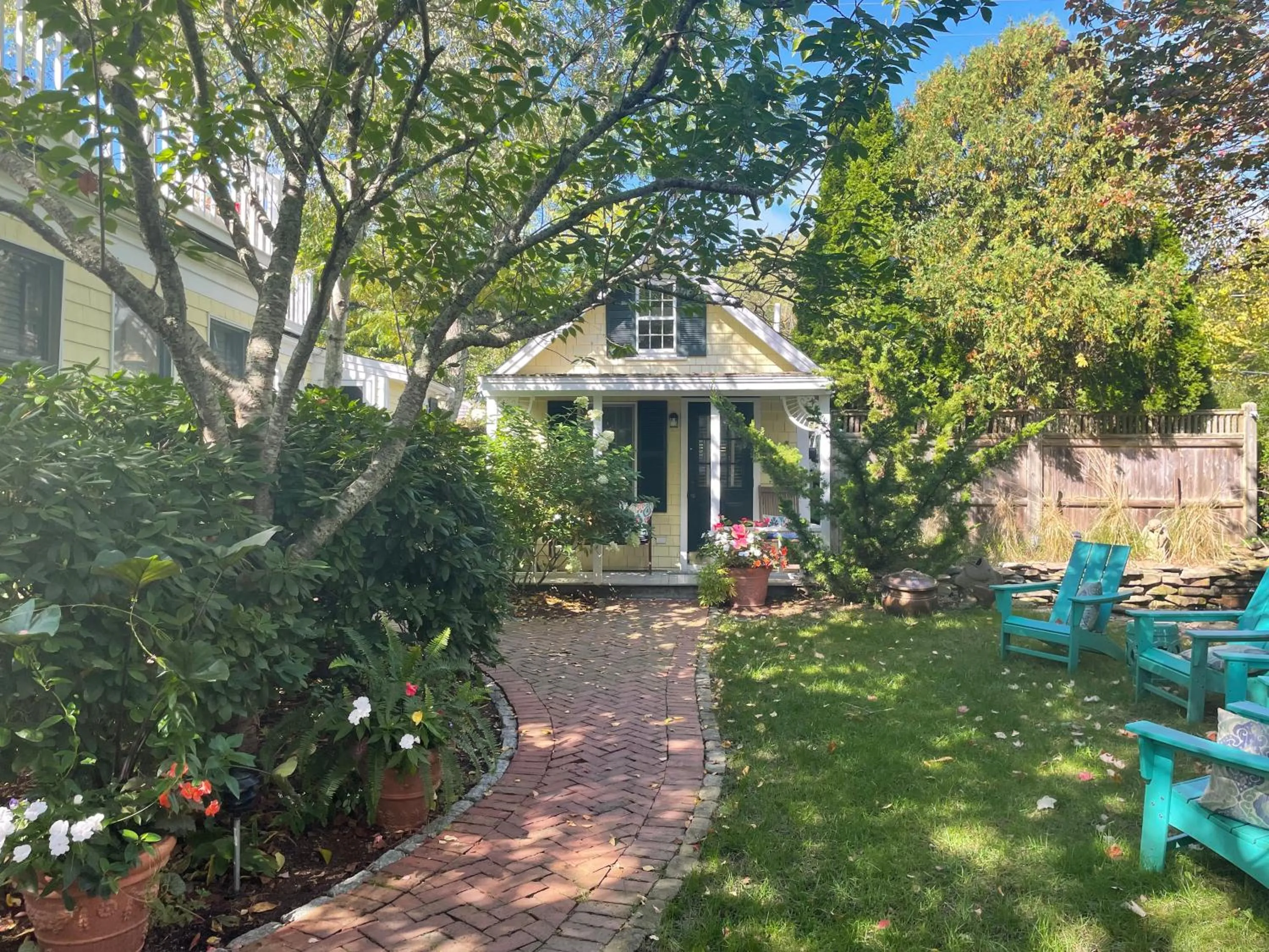 Facade/entrance in Inn at Cook Street