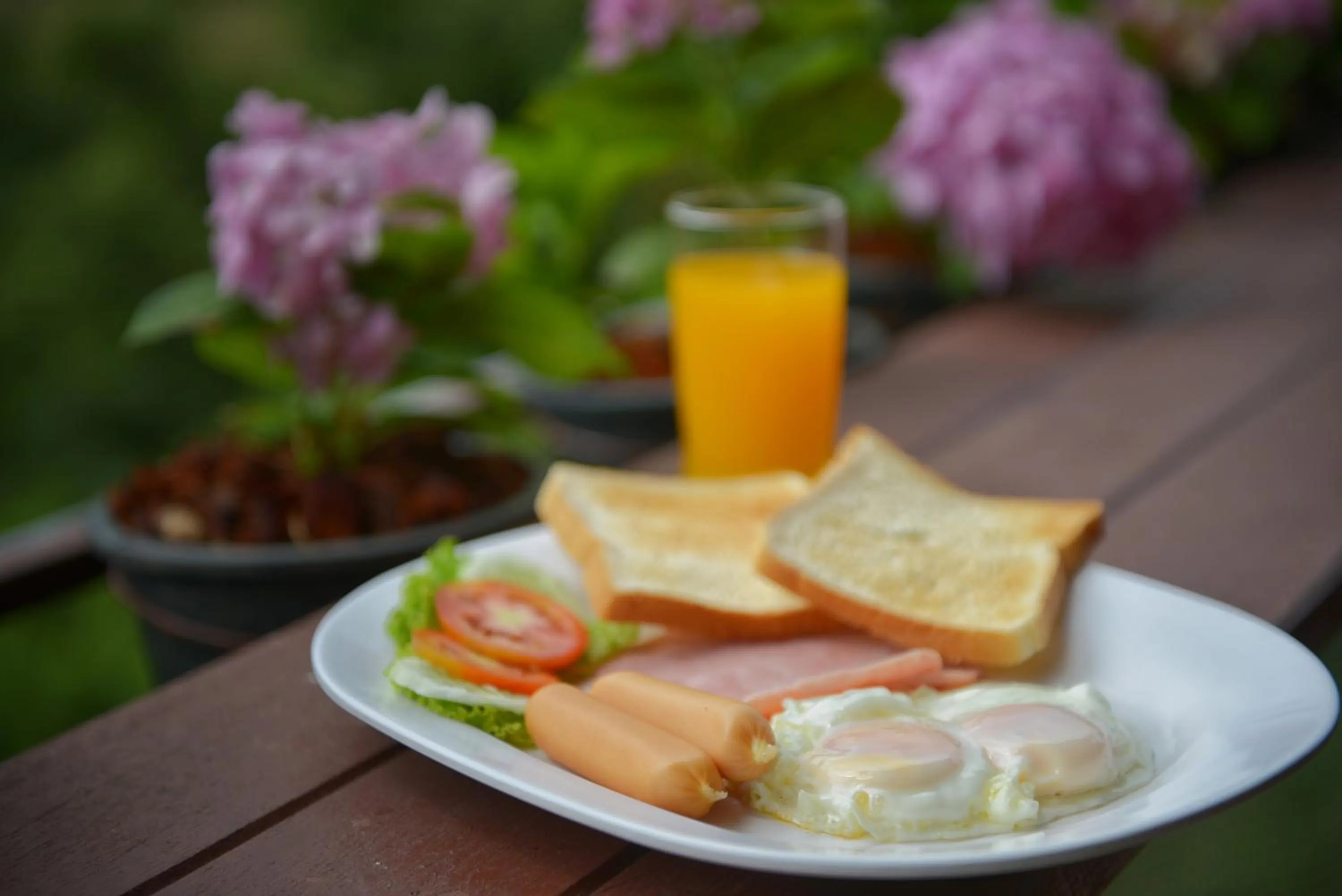 Restaurant/places to eat in Phurua Bussaba Resort & Spa