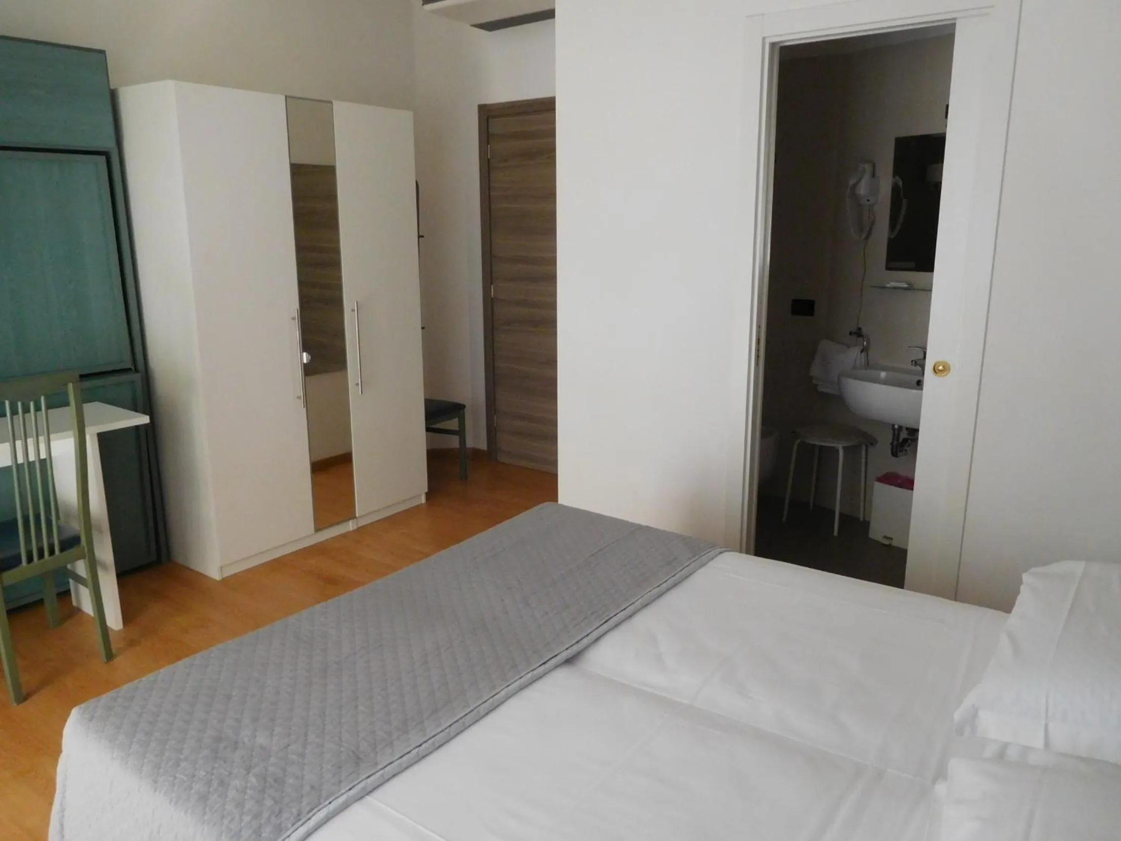 Bed in Hotel Emperador