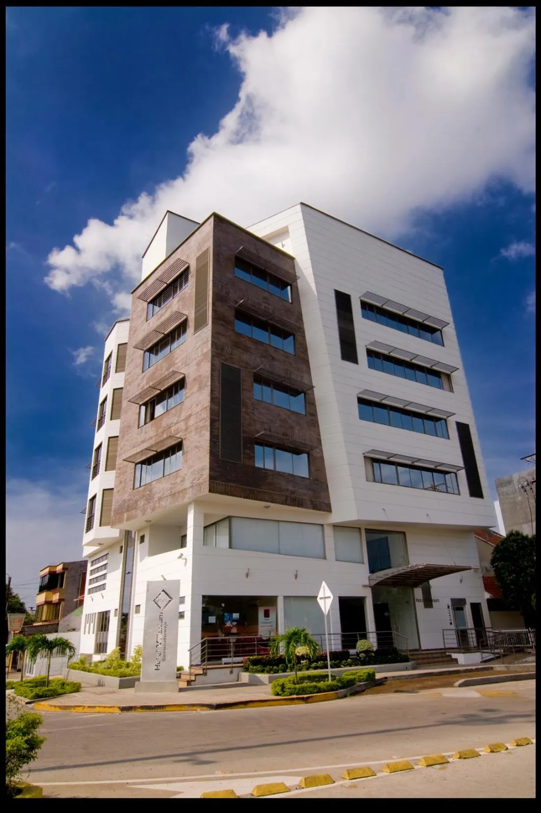Property building in Hotel Millenium Barrancabermeja