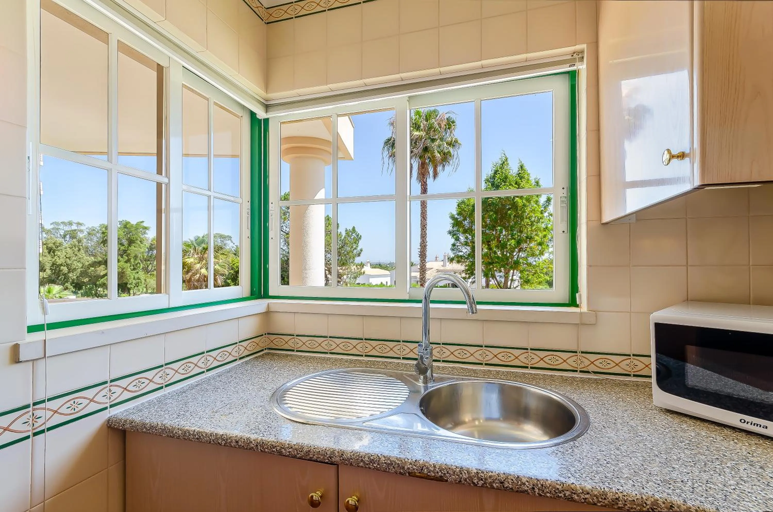 Kitchen or kitchenette in TURIM Estrela do Vau Hotel