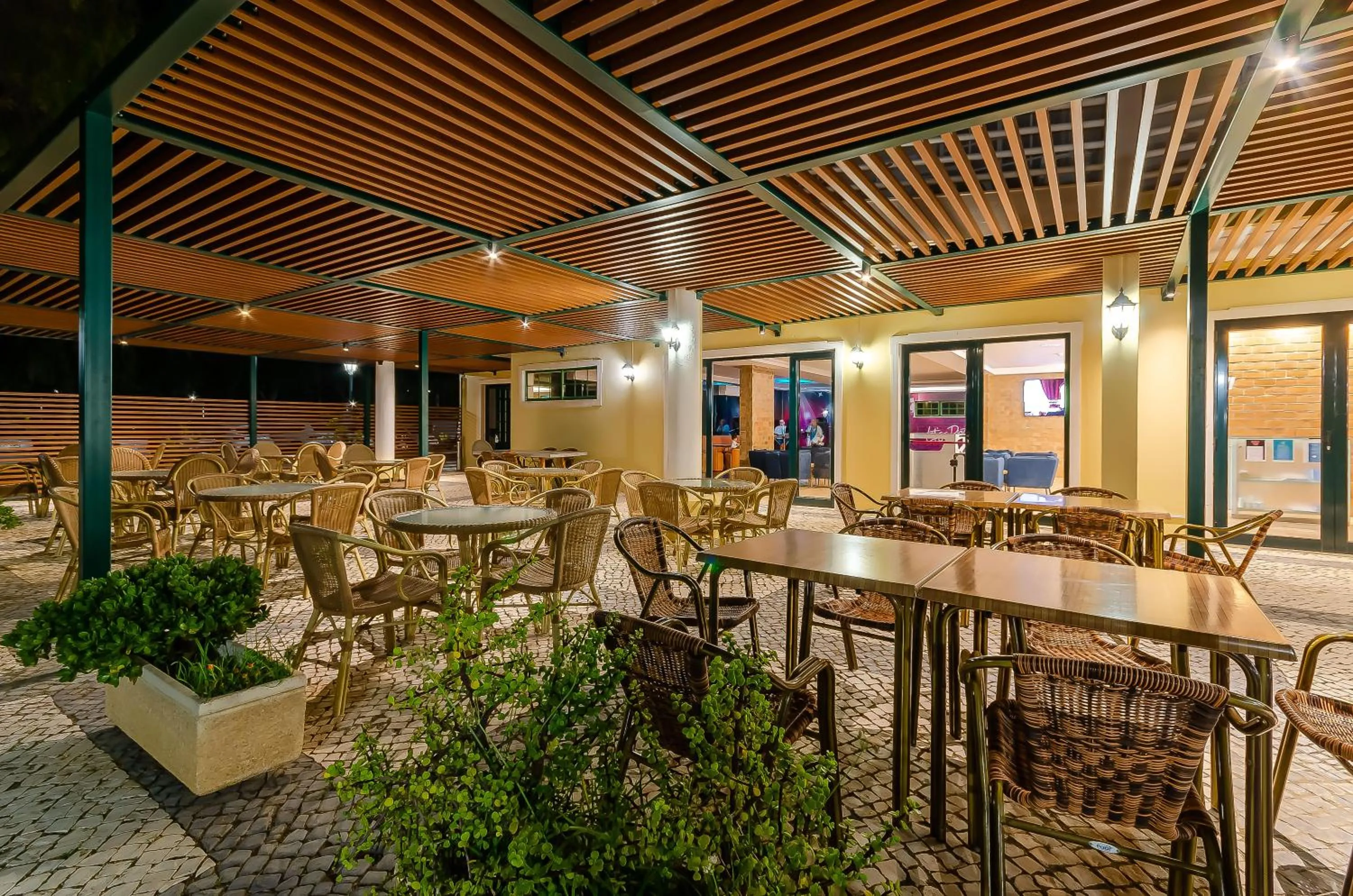 Lounge or bar in TURIM Estrela do Vau Hotel