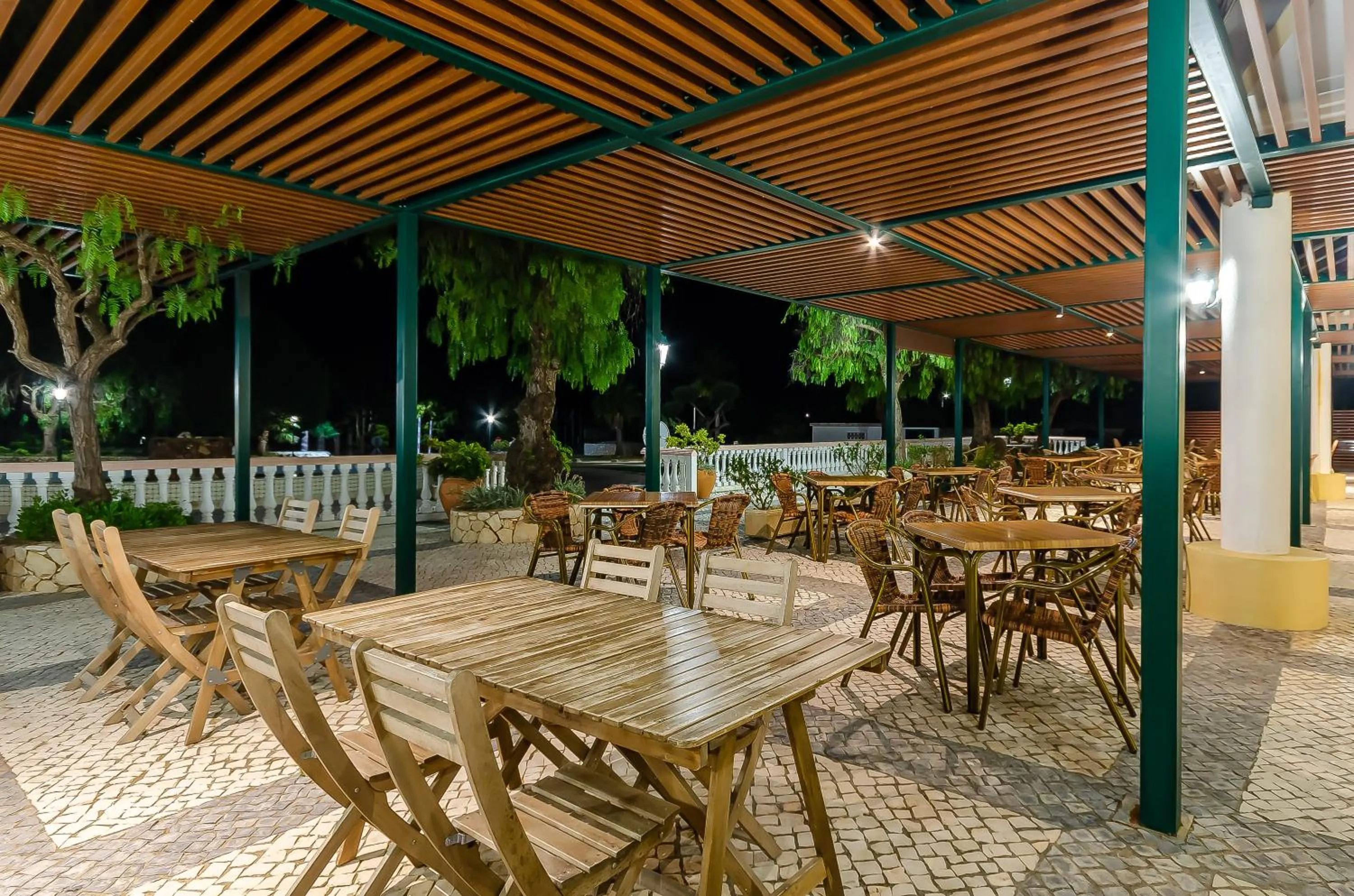 Lounge or bar in TURIM Estrela do Vau Hotel