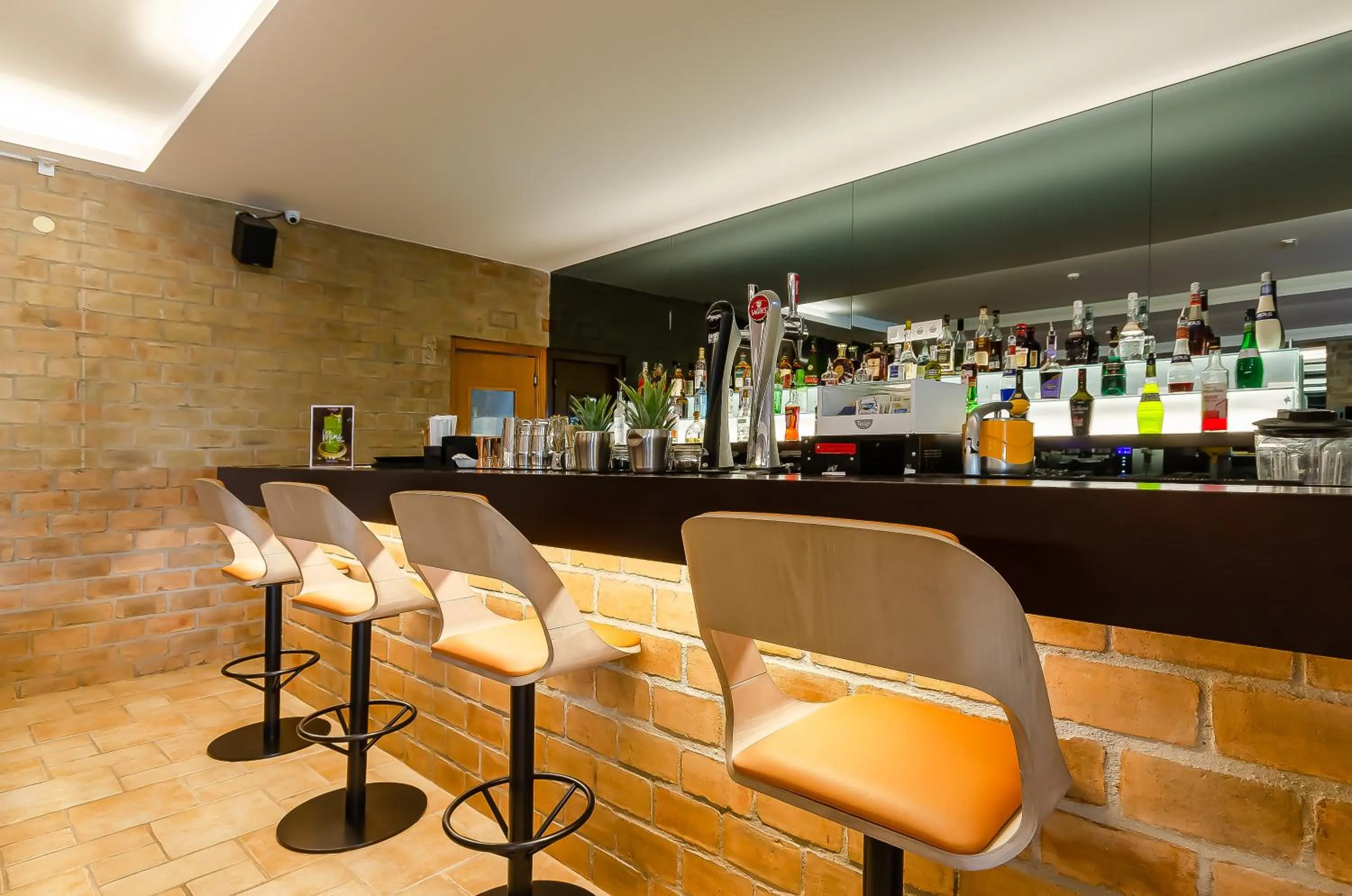 Lounge or bar in TURIM Estrela do Vau Hotel