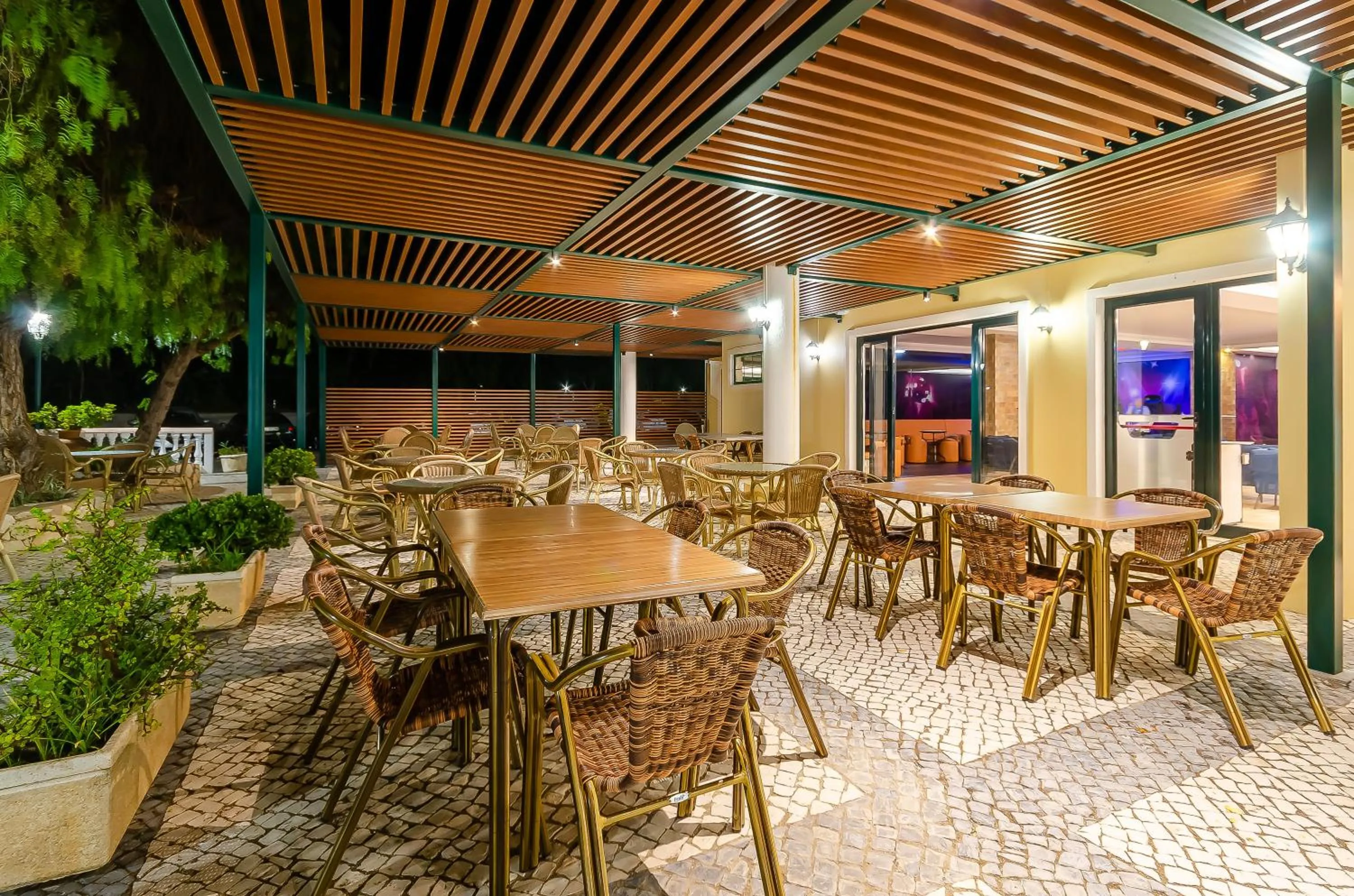 Lounge or bar in TURIM Estrela do Vau Hotel