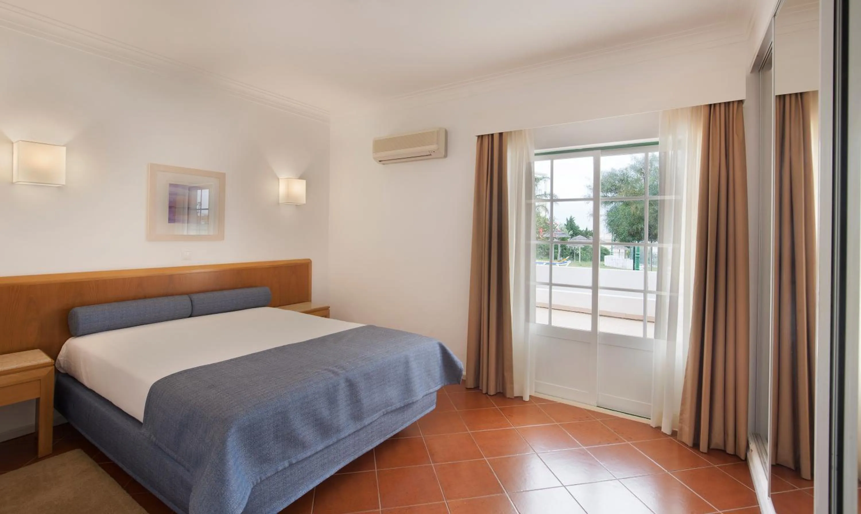 Bedroom, Bed in TURIM Estrela do Vau Hotel